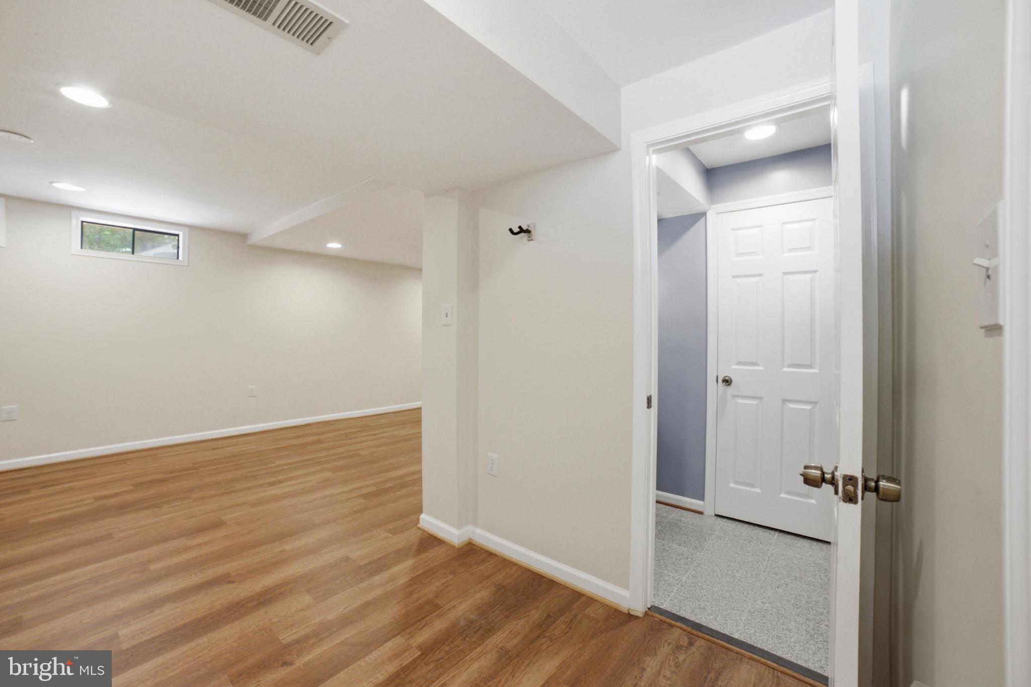 MONTCLAIR - Residential
