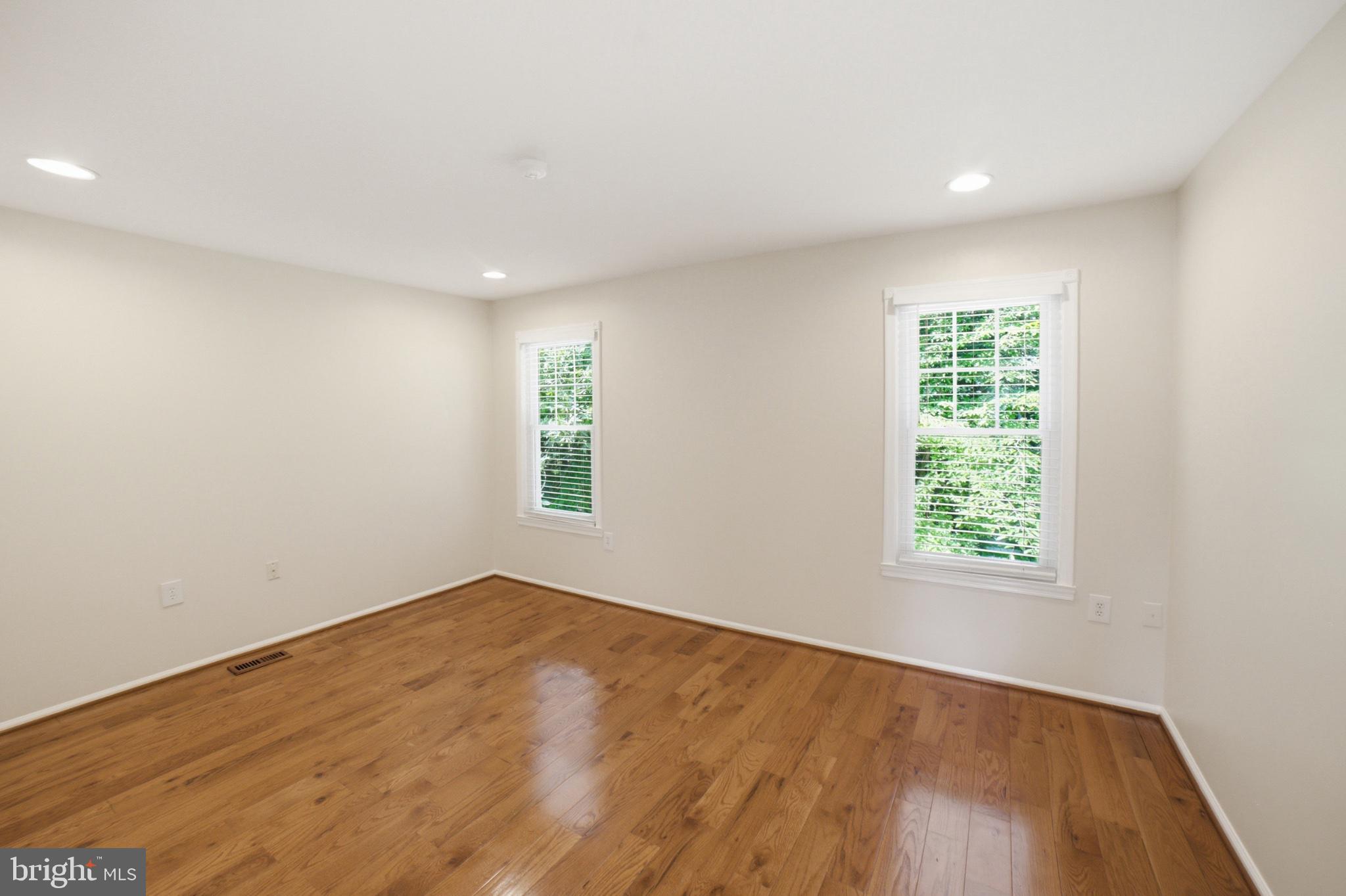 MONTCLAIR - Residential