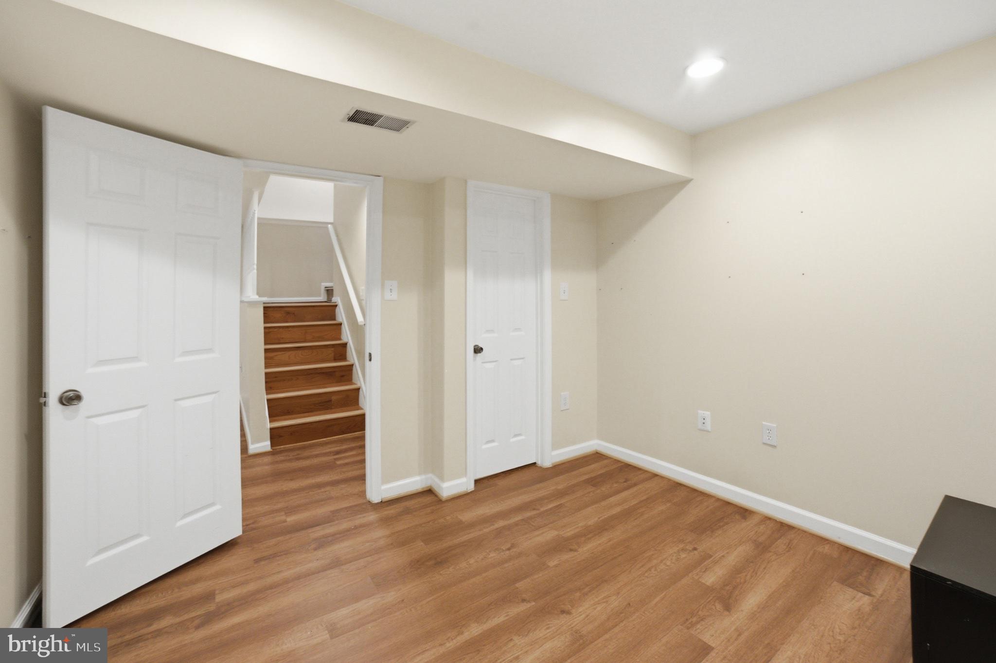 MONTCLAIR - Residential