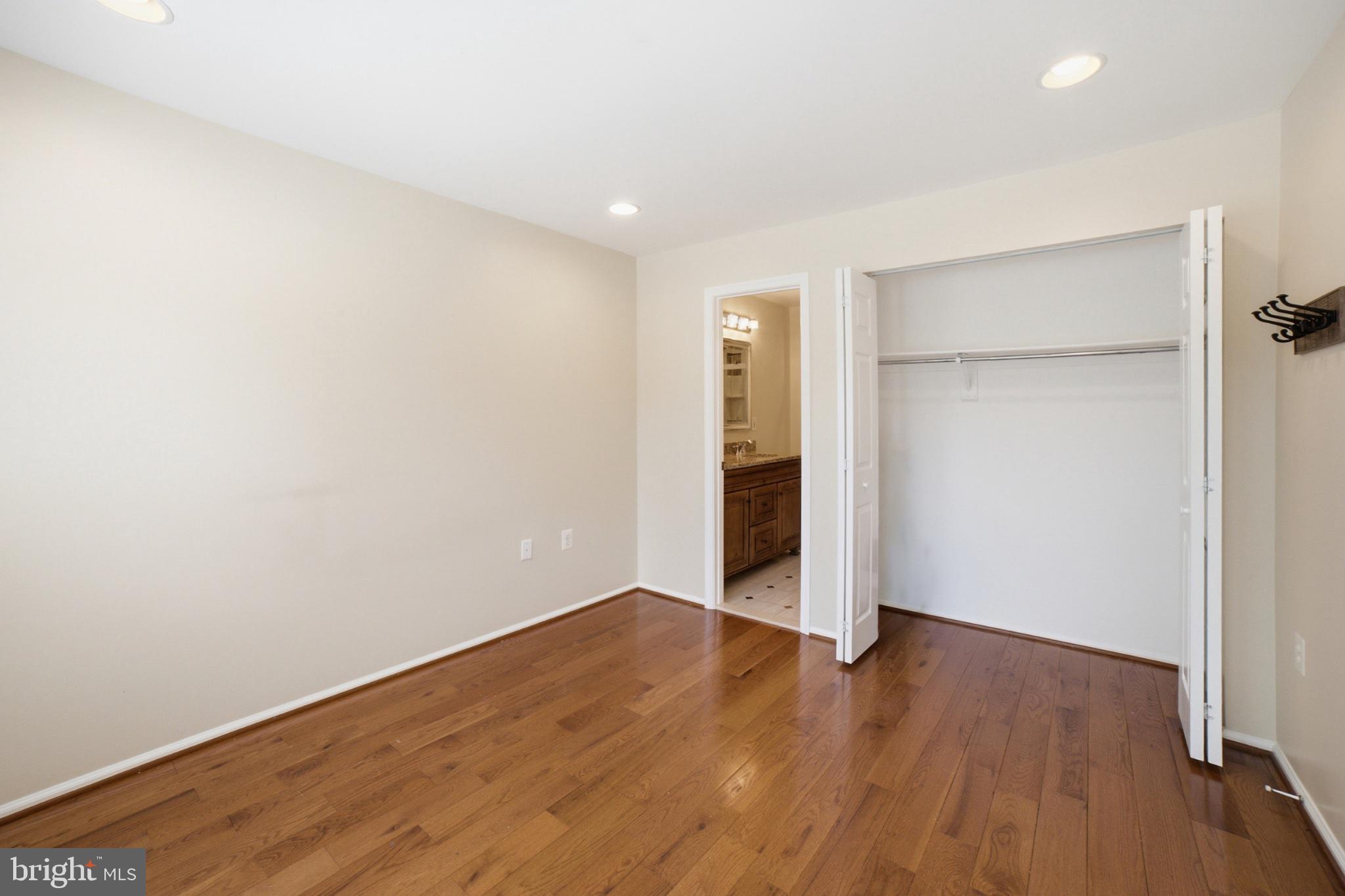 MONTCLAIR - Residential