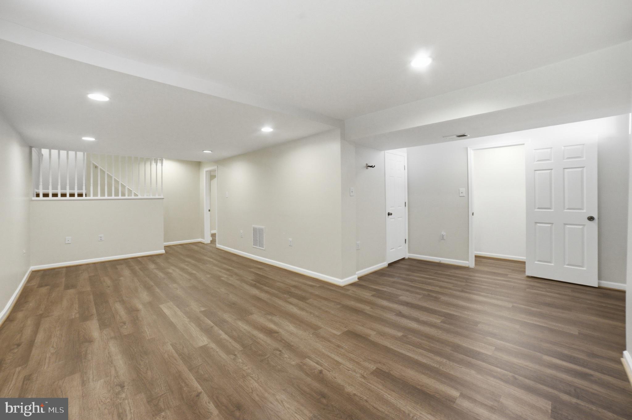 MONTCLAIR - Residential