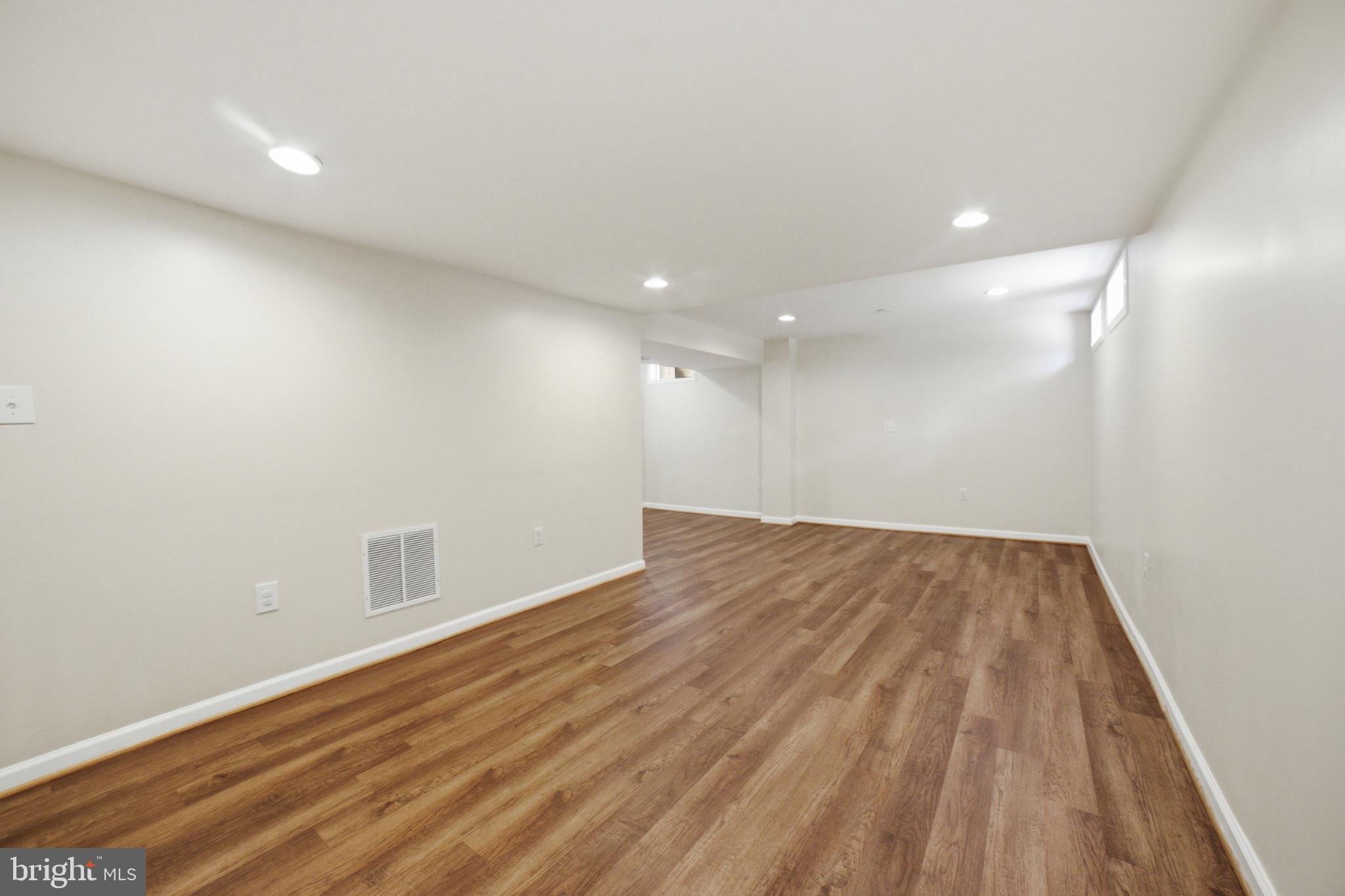 MONTCLAIR - Residential