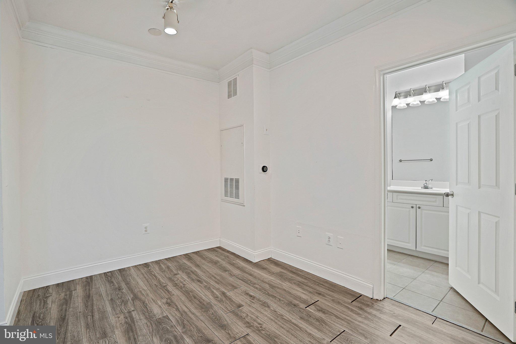FITZ AT ROCKVILLE TOWN C - Residential