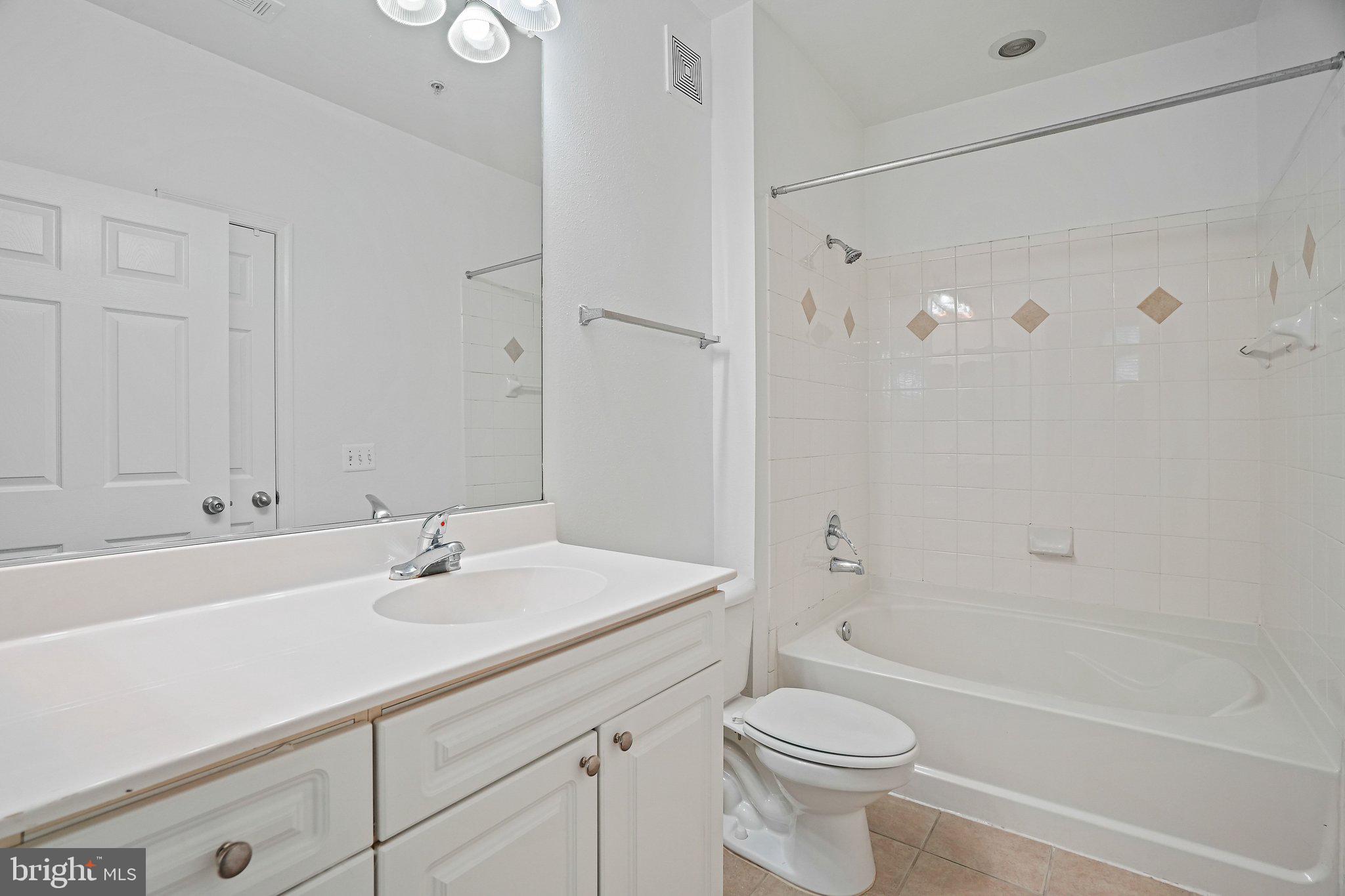 FITZ AT ROCKVILLE TOWN C - Residential