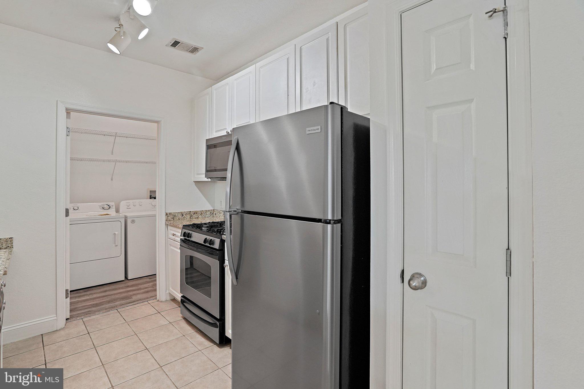 FITZ AT ROCKVILLE TOWN C - Residential