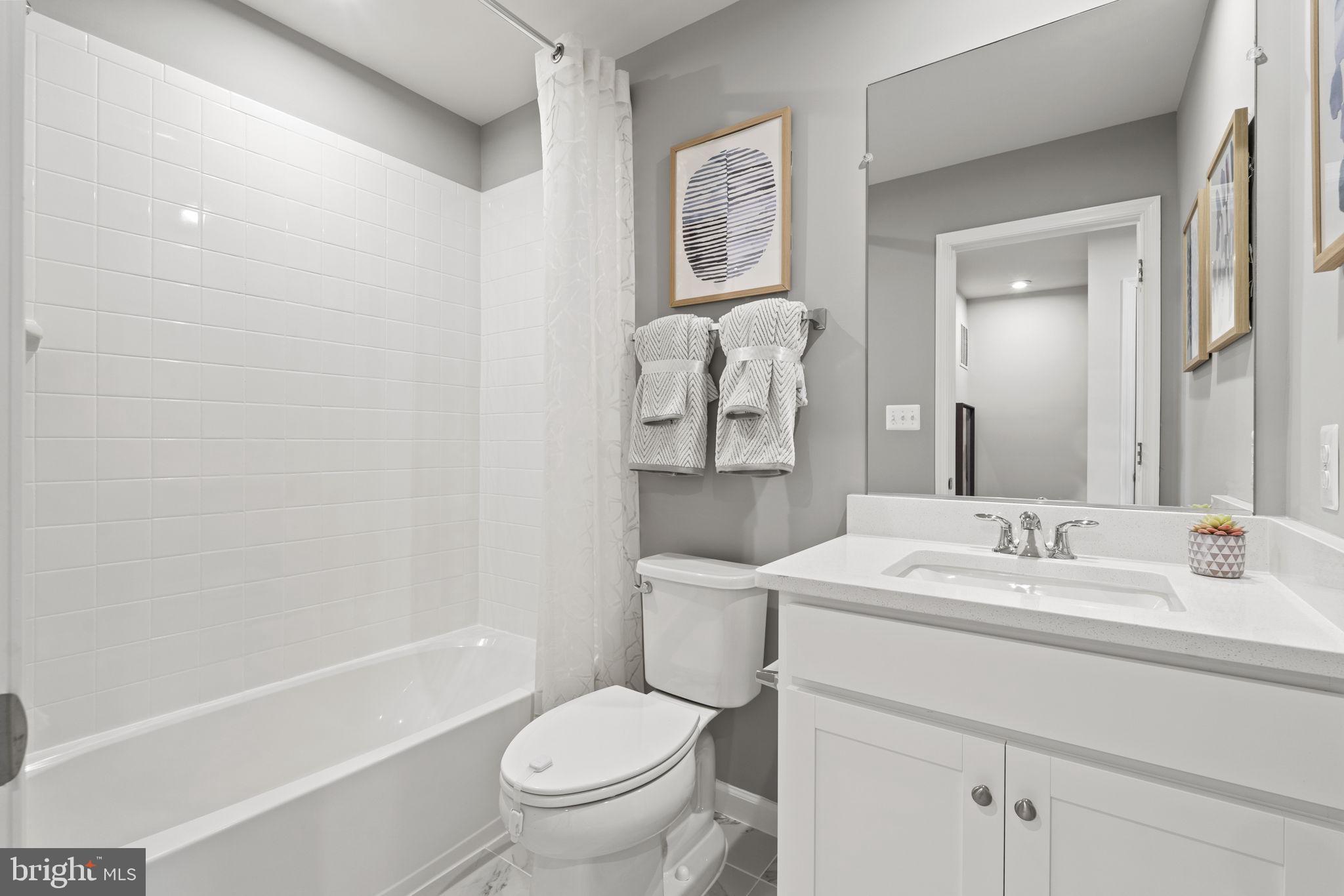 PRESIDENTS POINTE - Residential