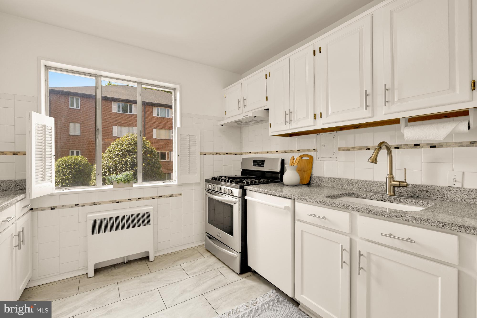 KENWOOD PLACE - Residential