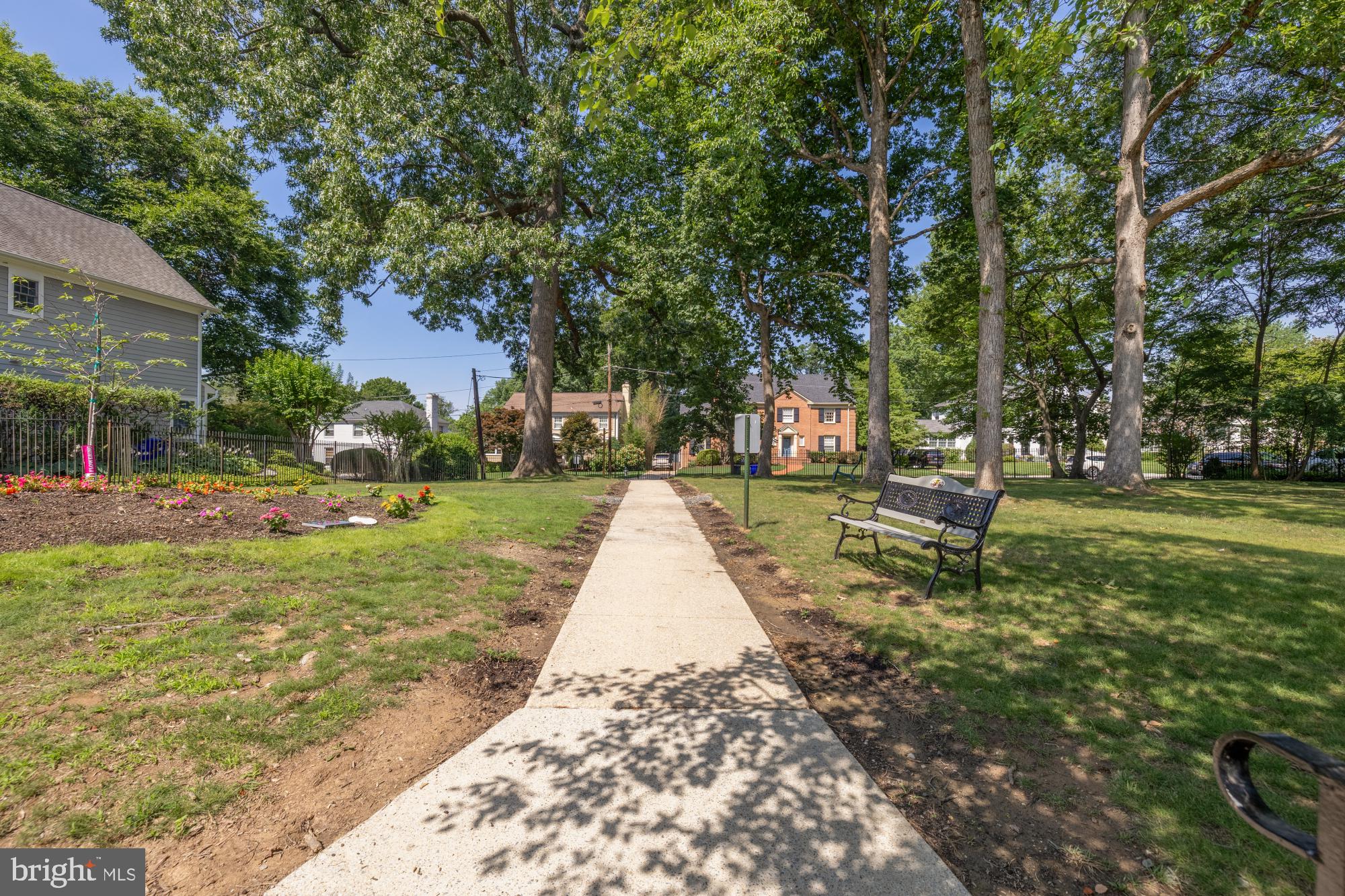 KENWOOD PLACE - Residential