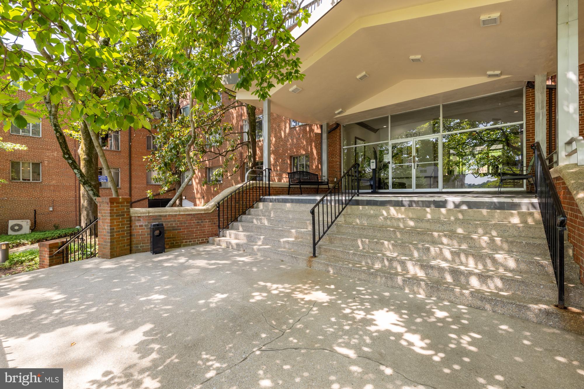 KENWOOD PLACE - Residential