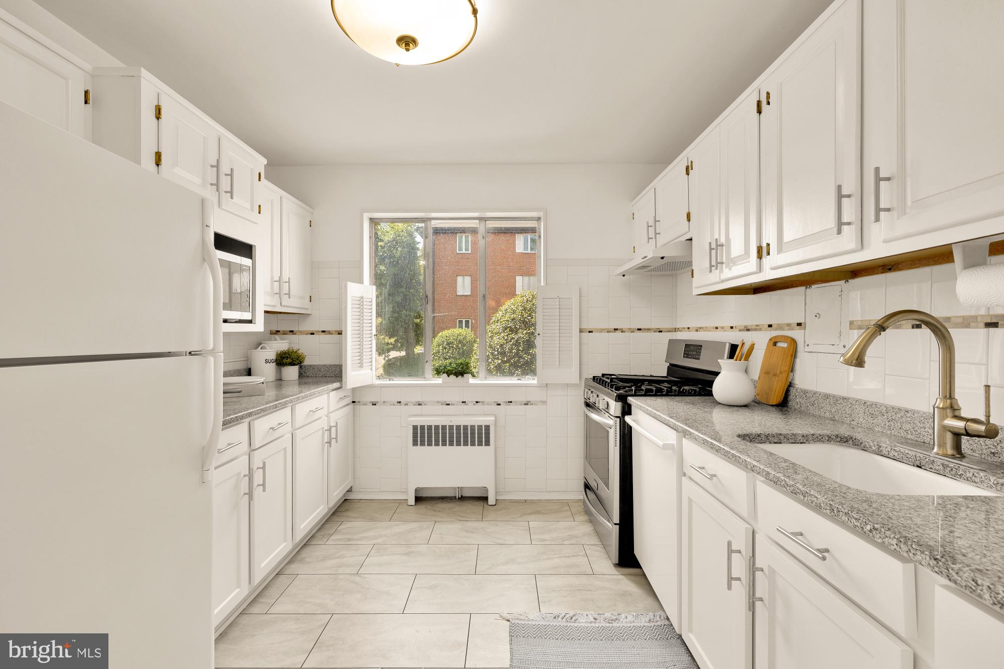 KENWOOD PLACE - Residential