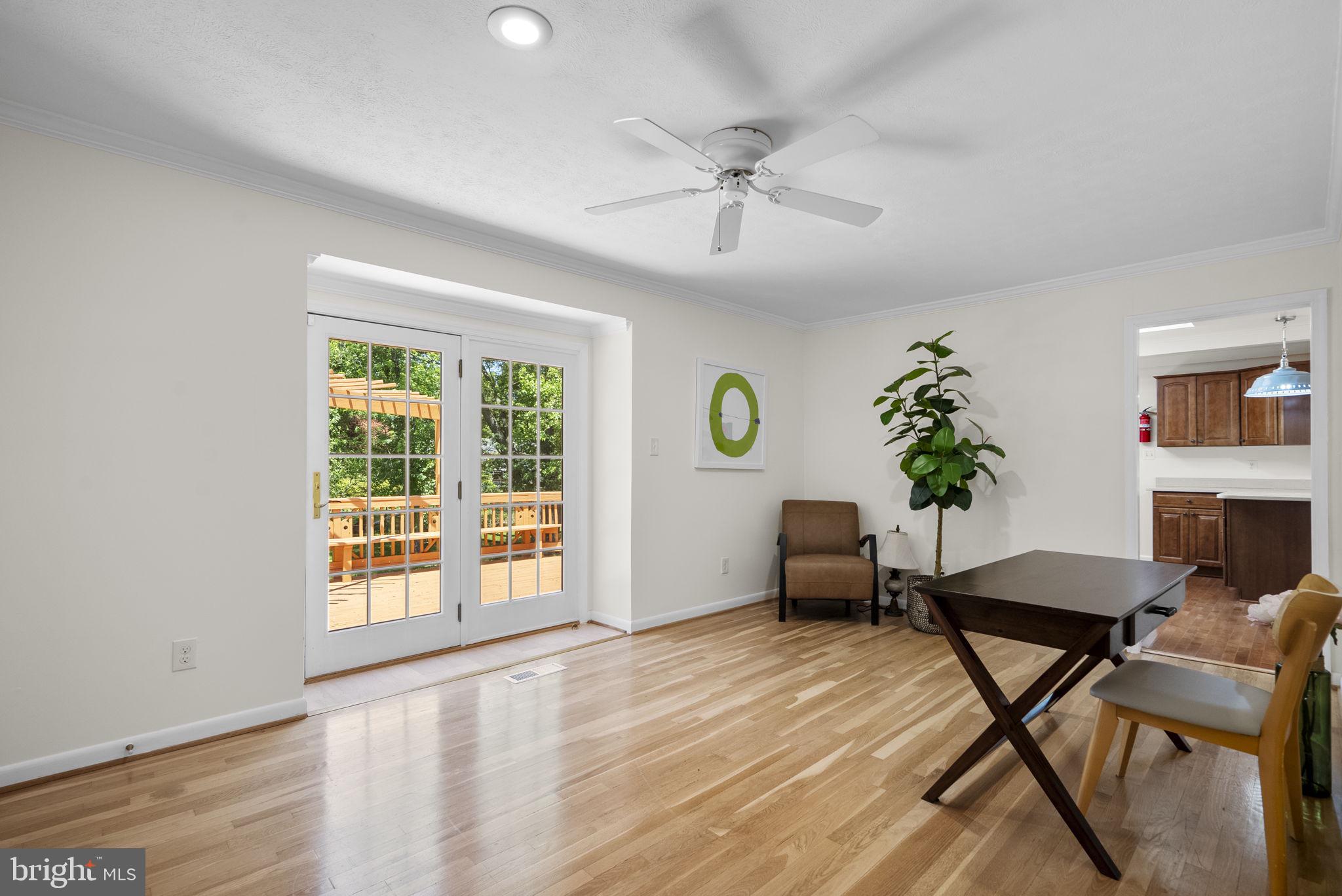 WILLIAMSBURG VILLAGE - Residential