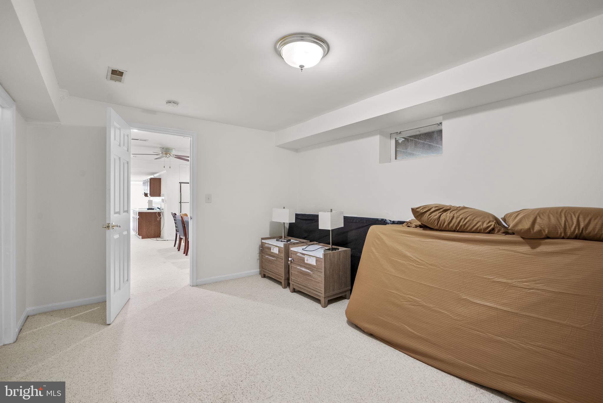 WILLIAMSBURG VILLAGE - Residential