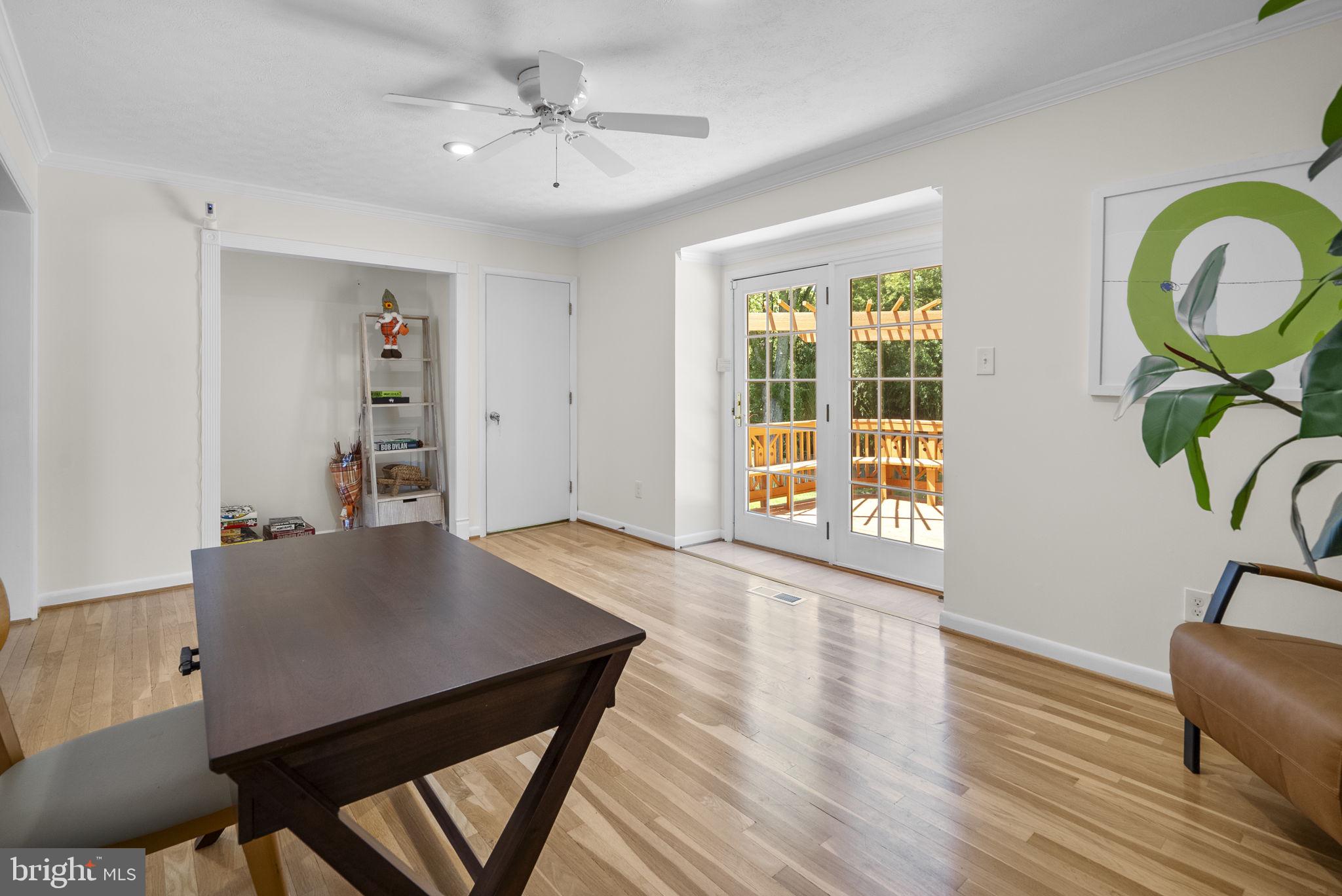WILLIAMSBURG VILLAGE - Residential