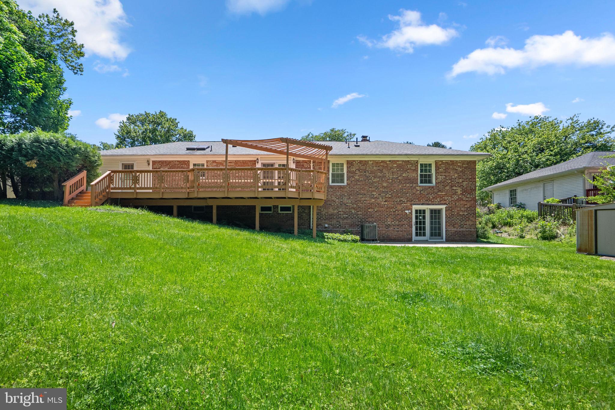 WILLIAMSBURG VILLAGE - Residential