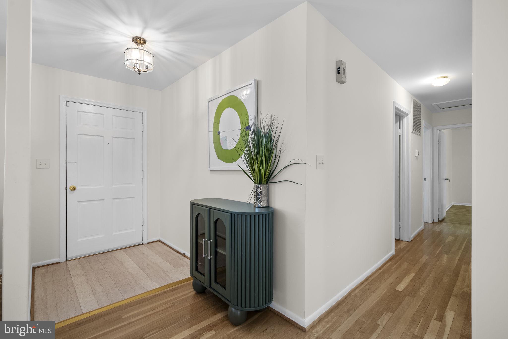 WILLIAMSBURG VILLAGE - Residential