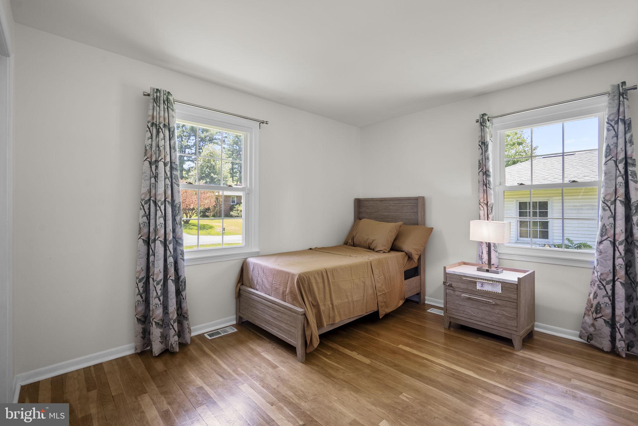 WILLIAMSBURG VILLAGE - Residential