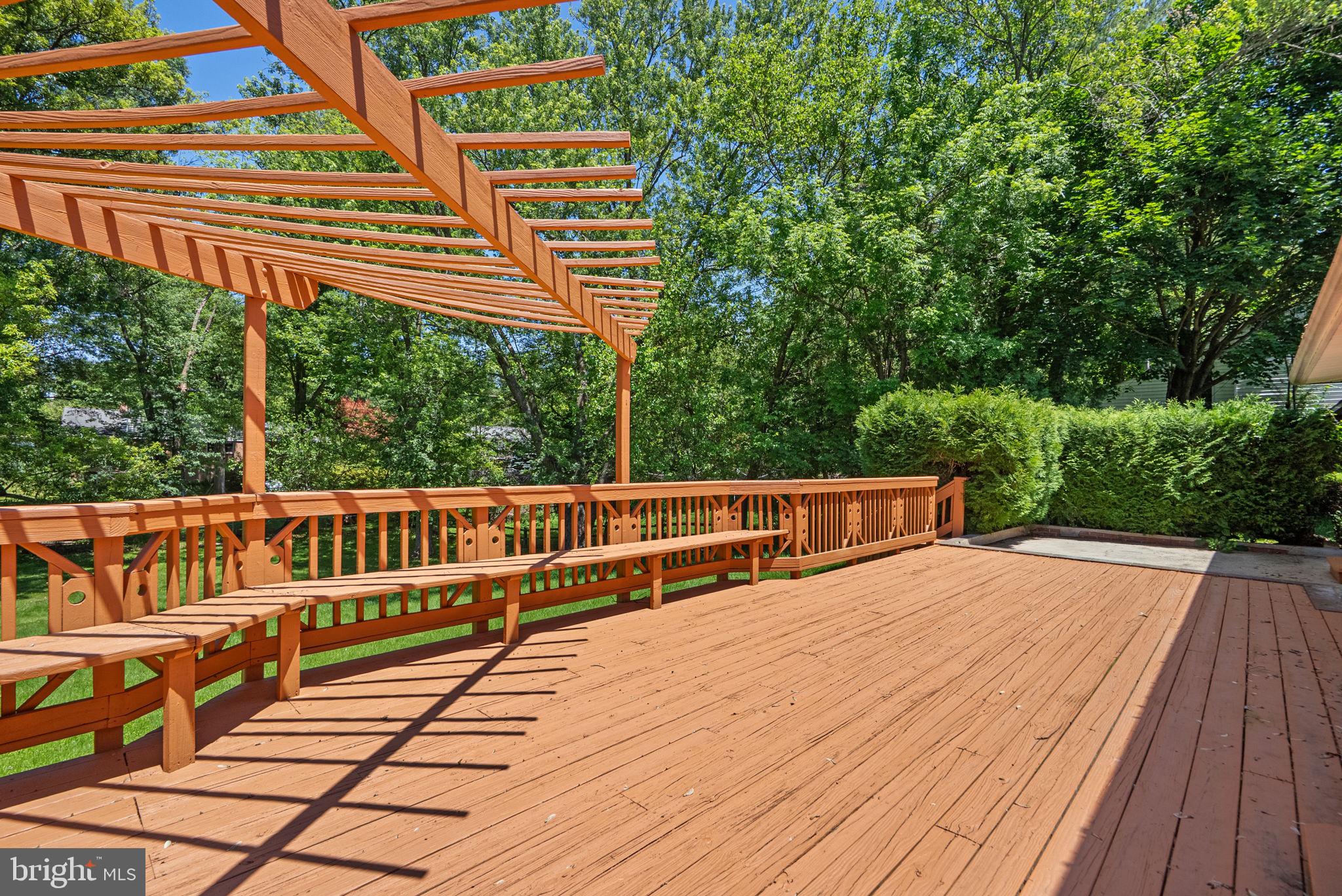 WILLIAMSBURG VILLAGE - Residential