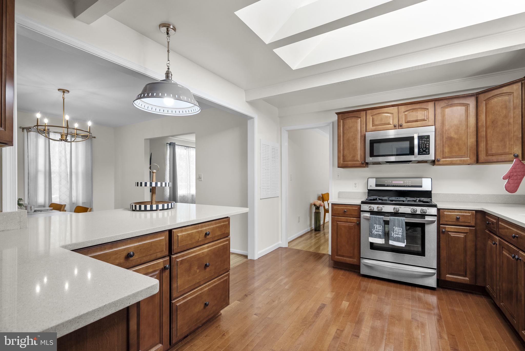 WILLIAMSBURG VILLAGE - Residential