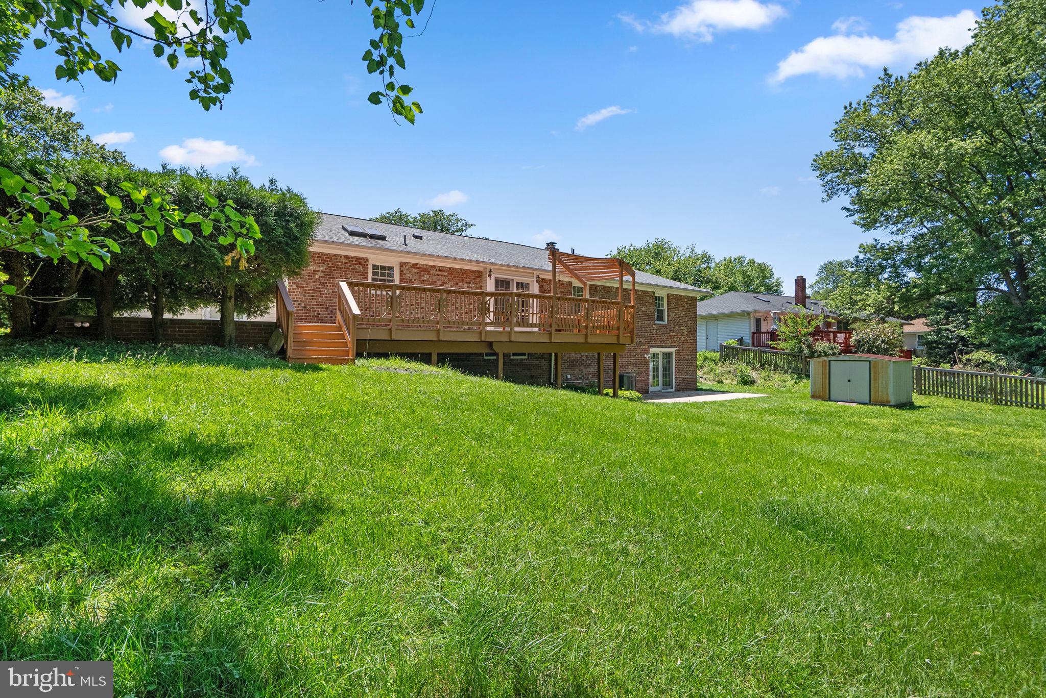 WILLIAMSBURG VILLAGE - Residential