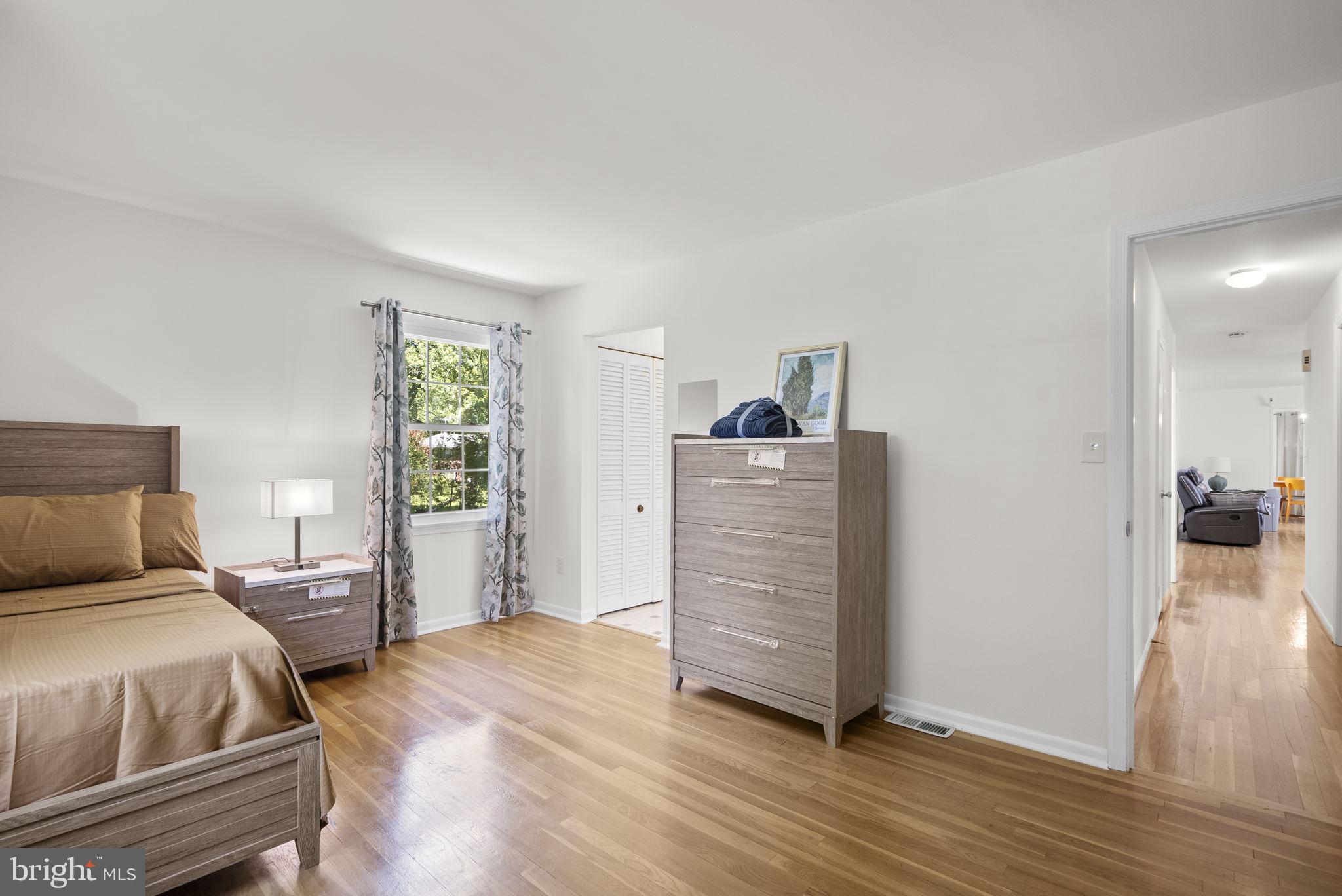 WILLIAMSBURG VILLAGE - Residential