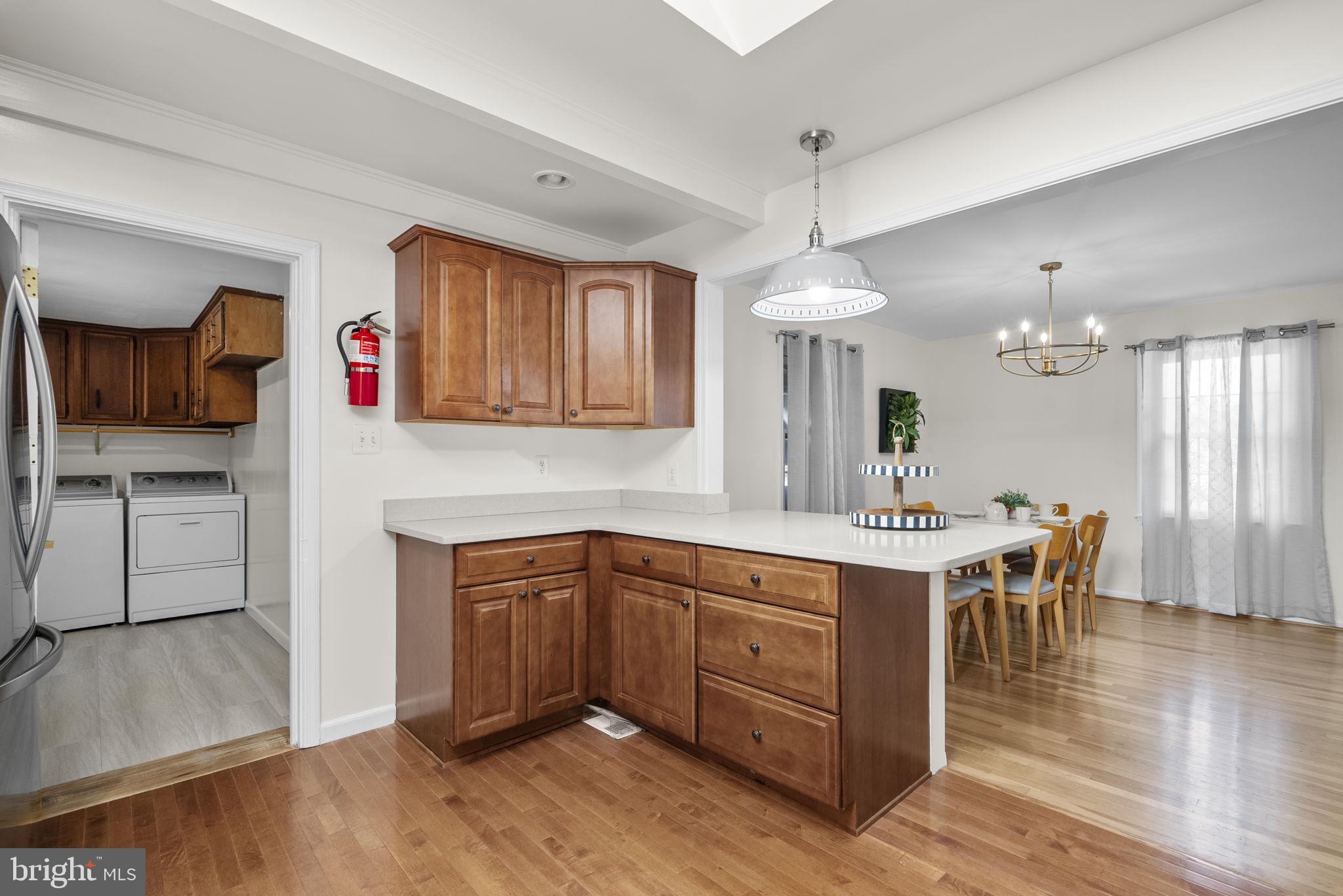 WILLIAMSBURG VILLAGE - Residential