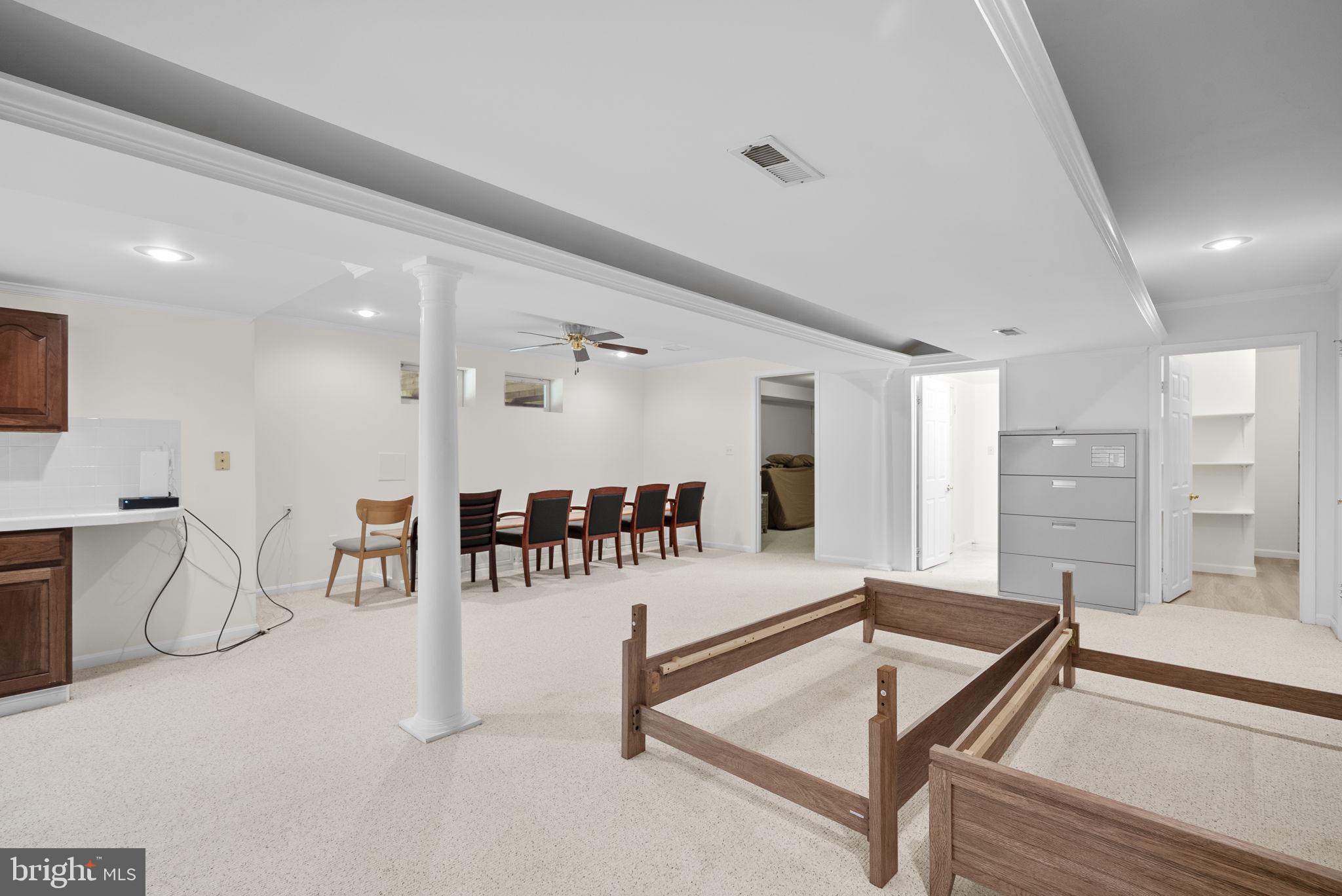 WILLIAMSBURG VILLAGE - Residential