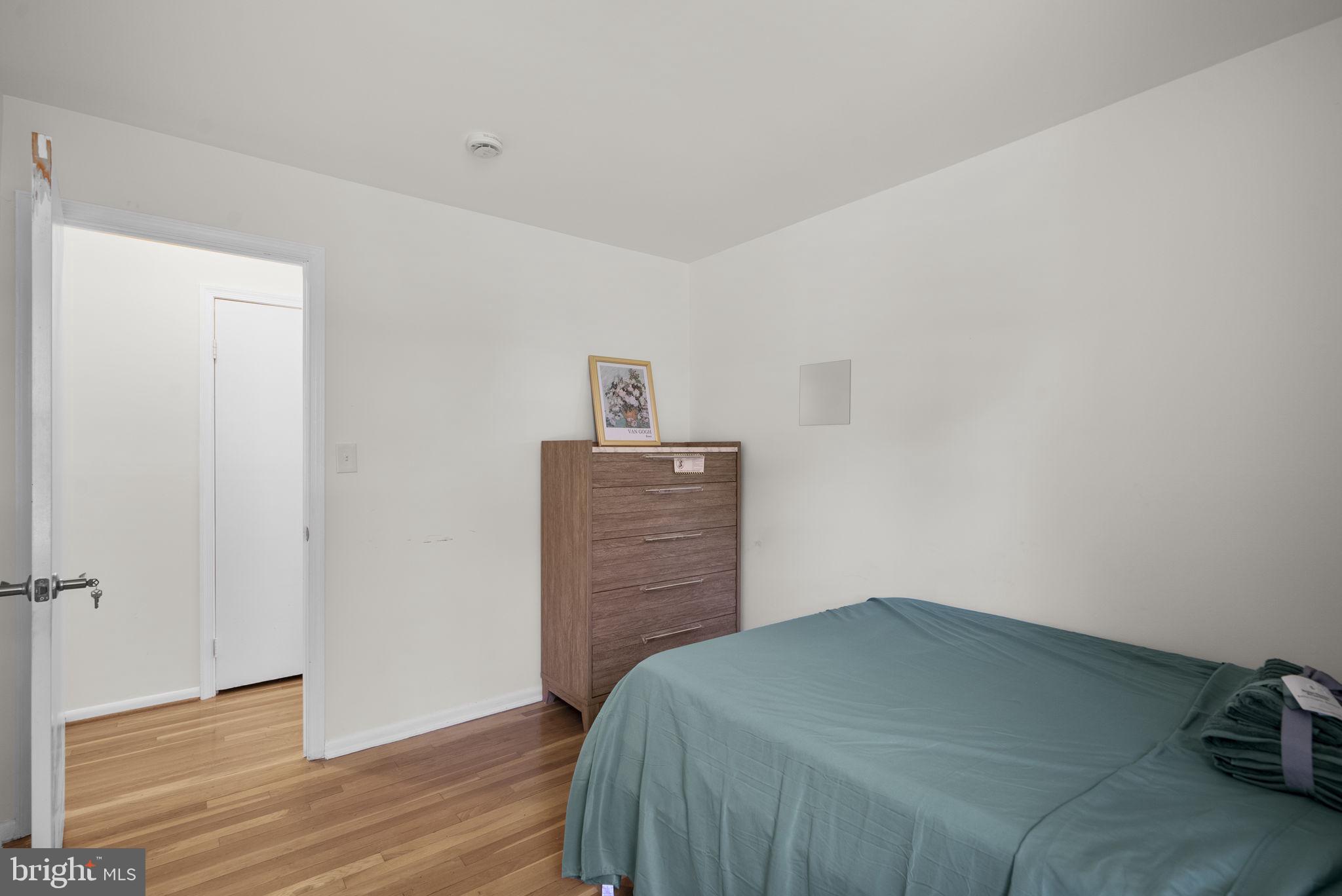 WILLIAMSBURG VILLAGE - Residential