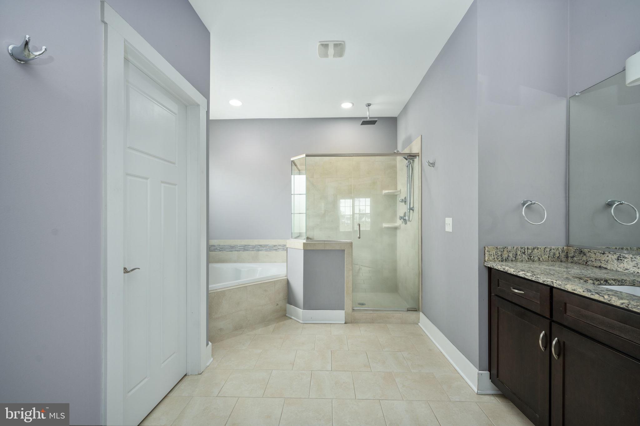 LONG VIEW SHORES - Residential