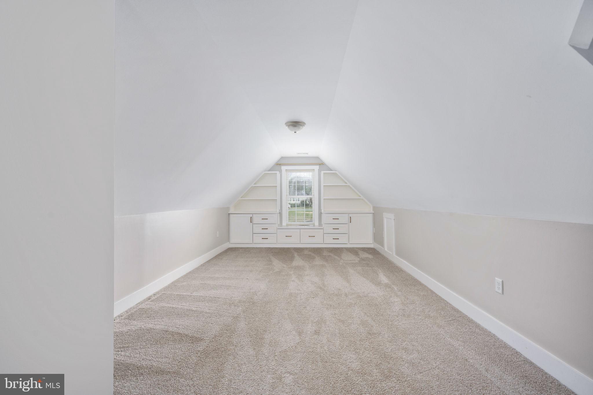 LONG VIEW SHORES - Residential