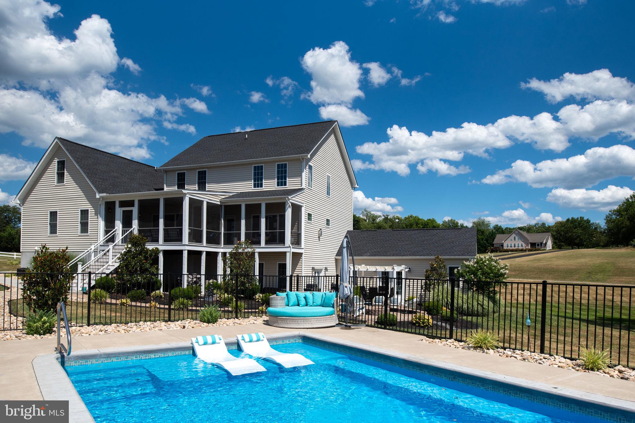 LONG VIEW SHORES - Residential