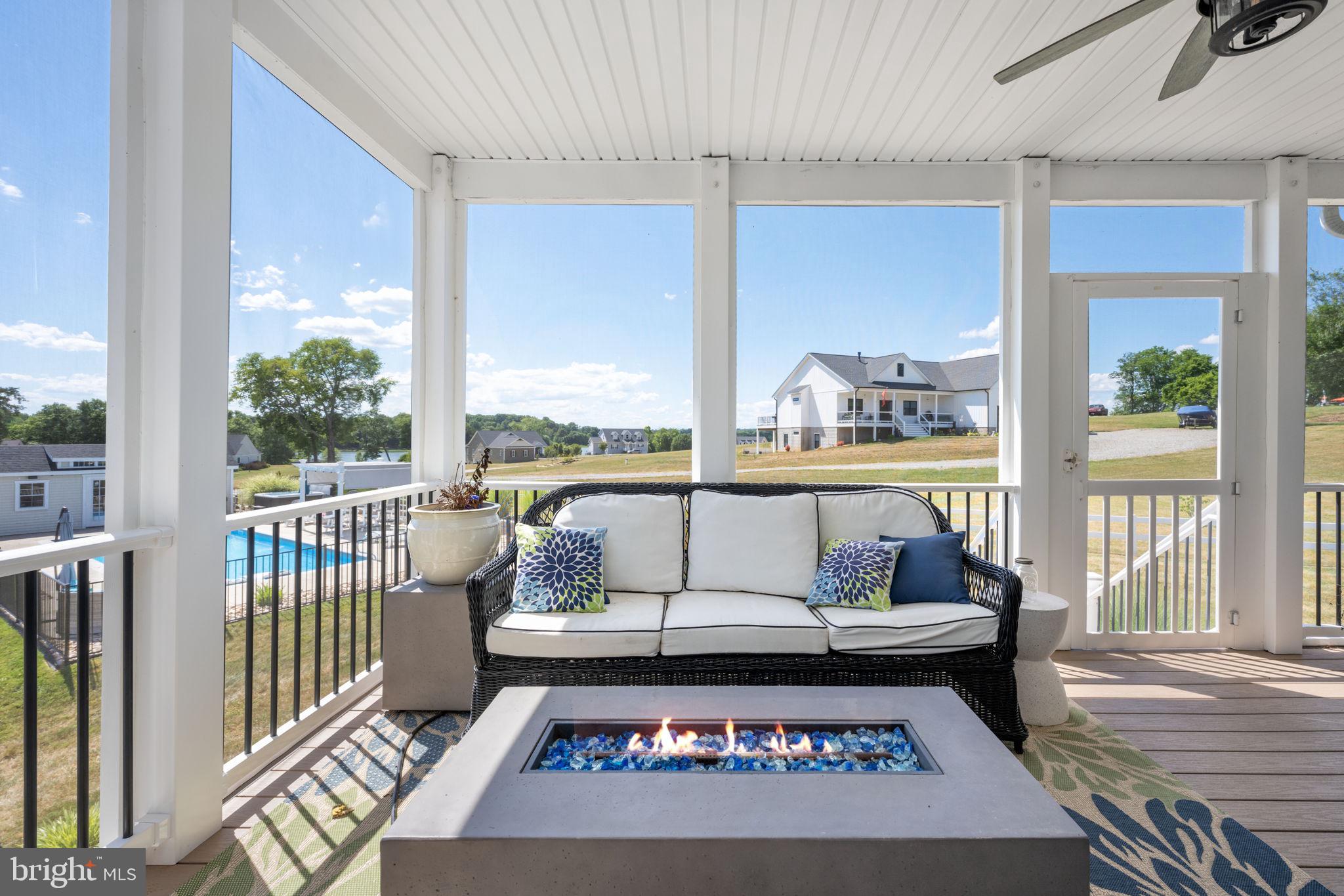 LONG VIEW SHORES - Residential