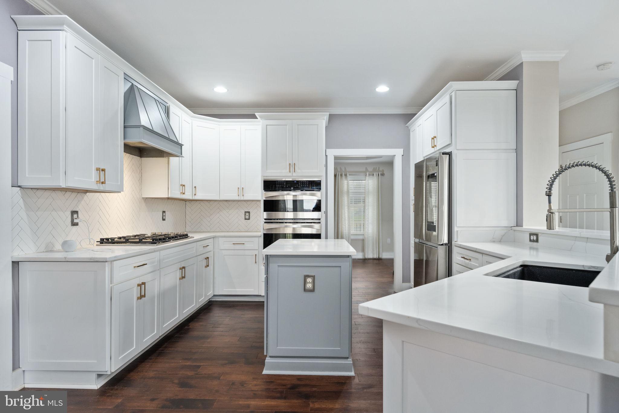 LONG VIEW SHORES - Residential
