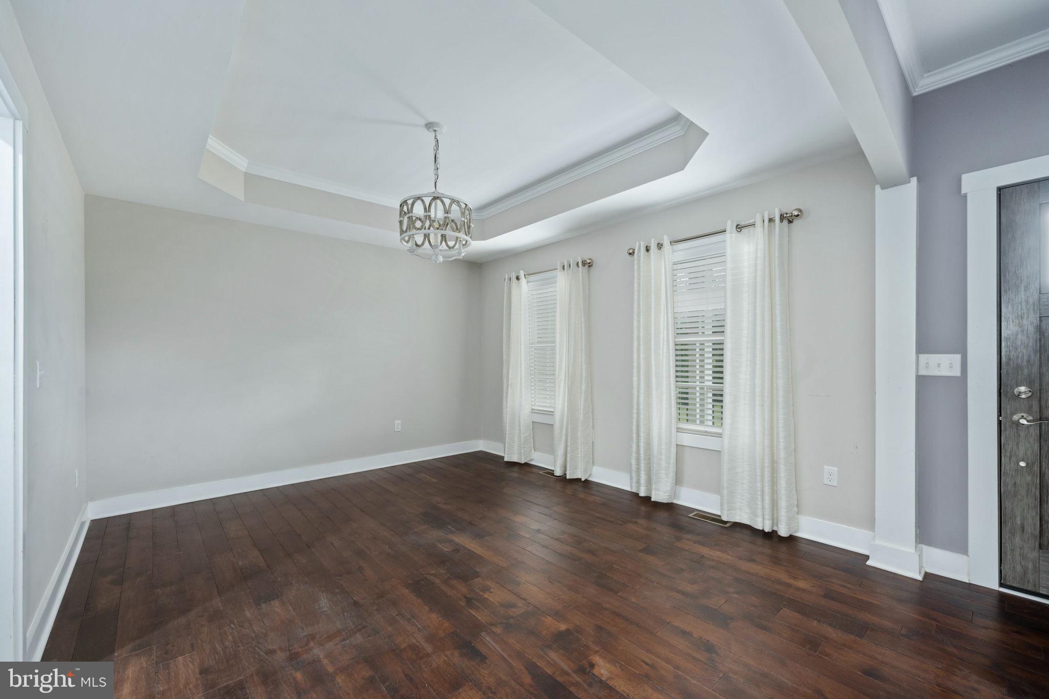 LONG VIEW SHORES - Residential