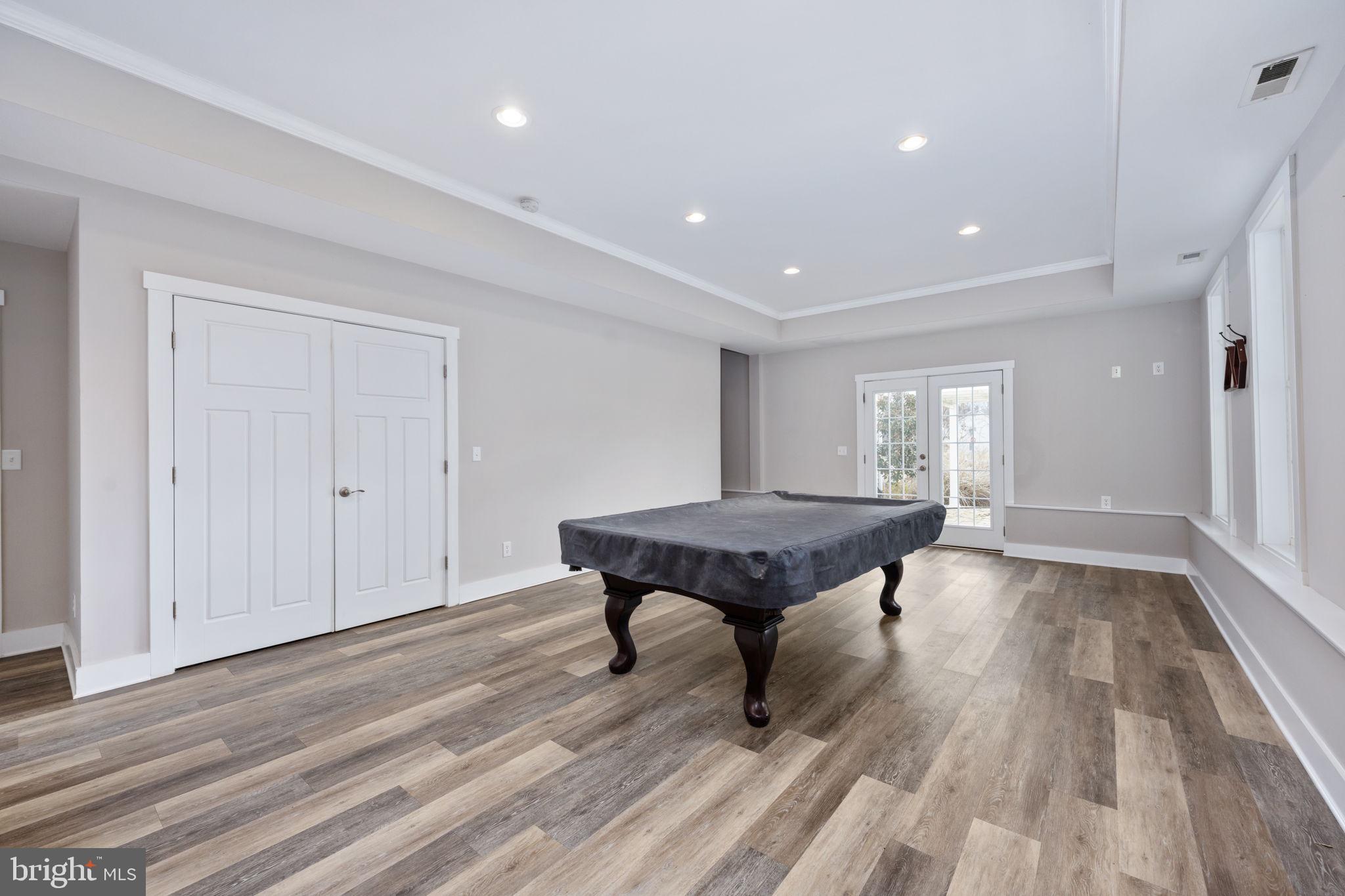 LONG VIEW SHORES - Residential