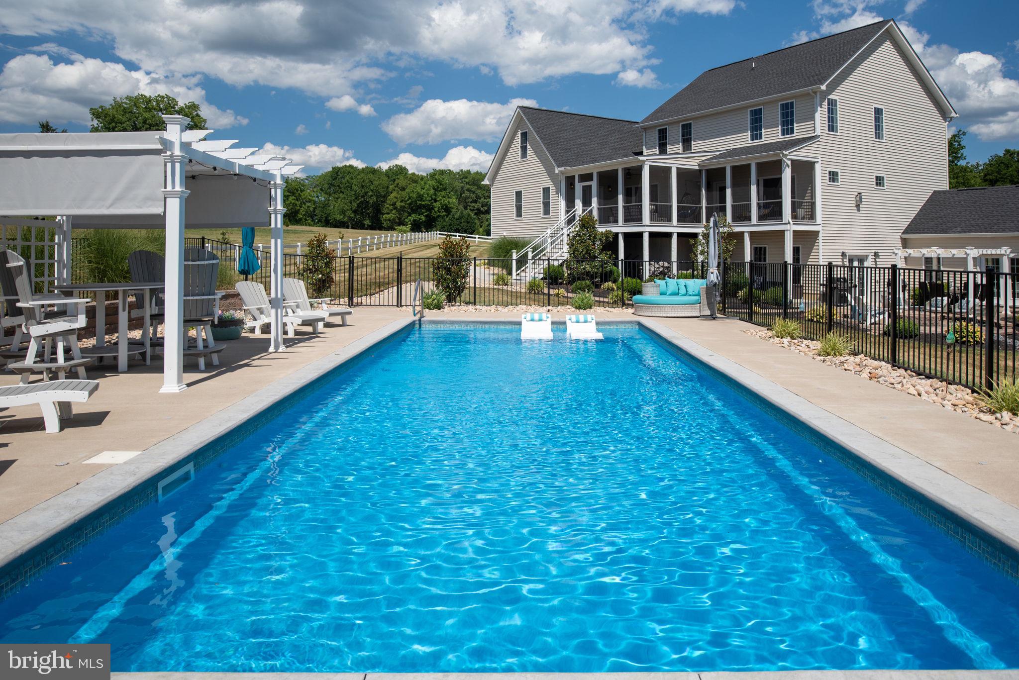 LONG VIEW SHORES - Residential