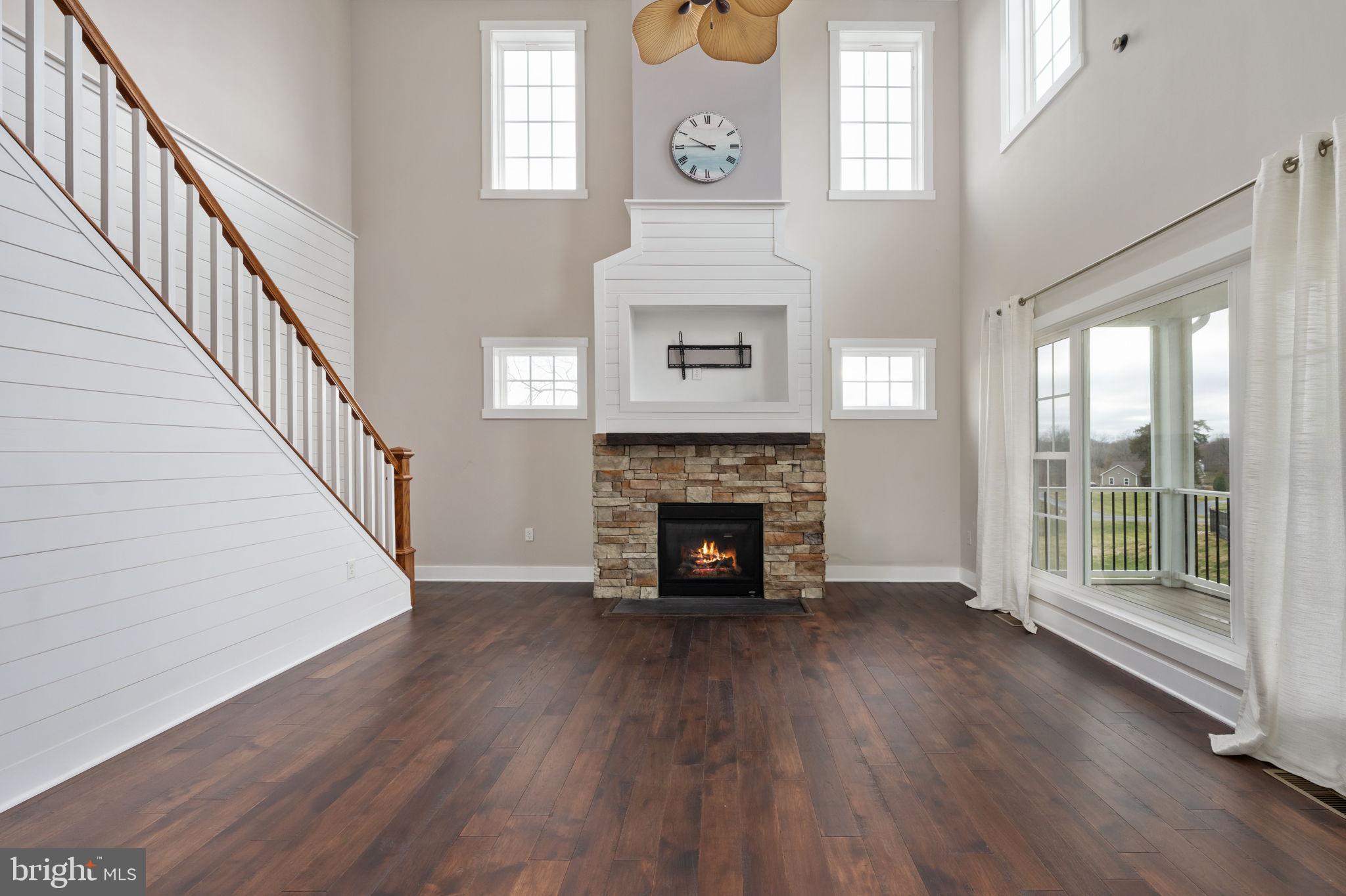 LONG VIEW SHORES - Residential