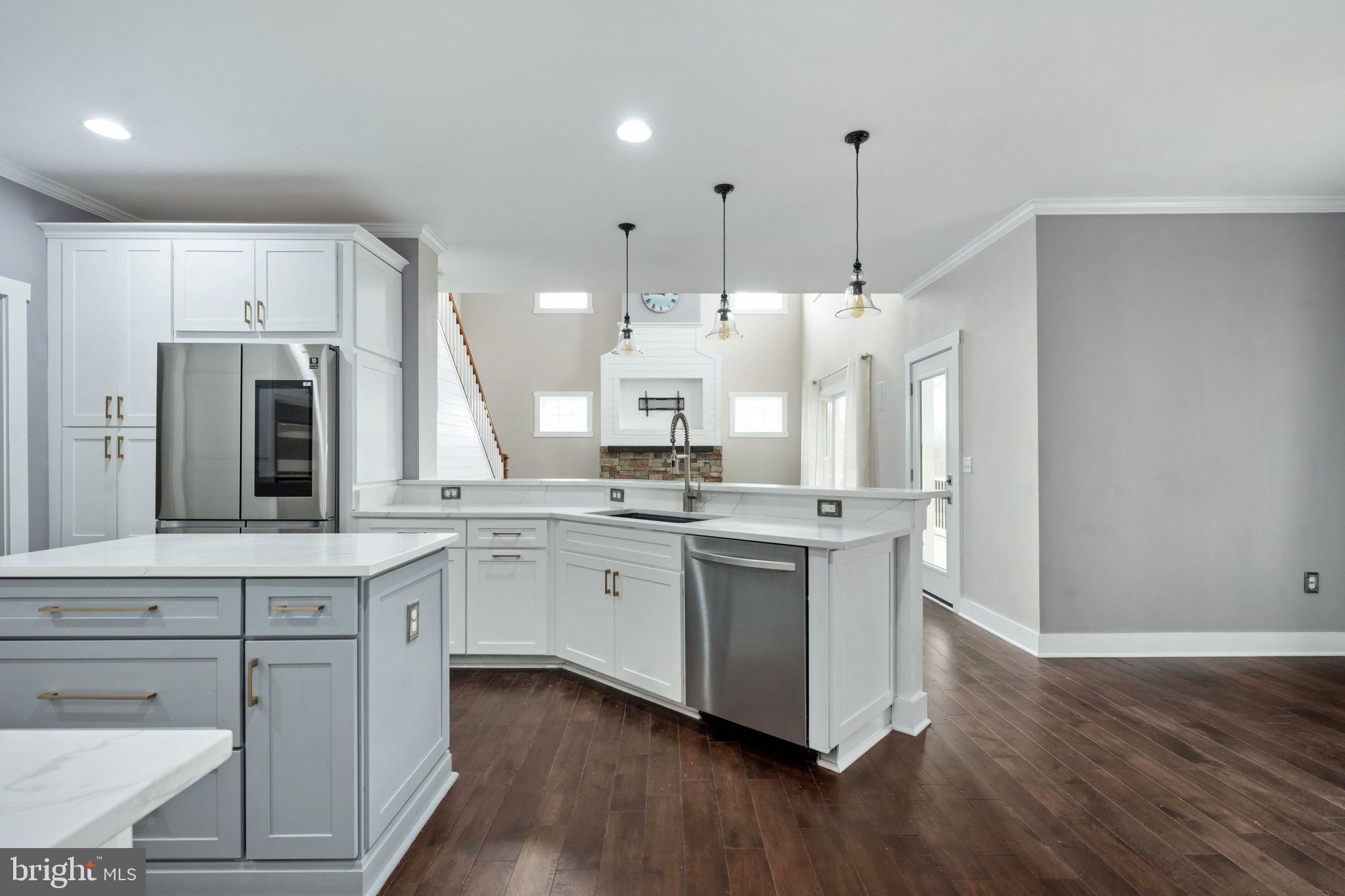 LONG VIEW SHORES - Residential