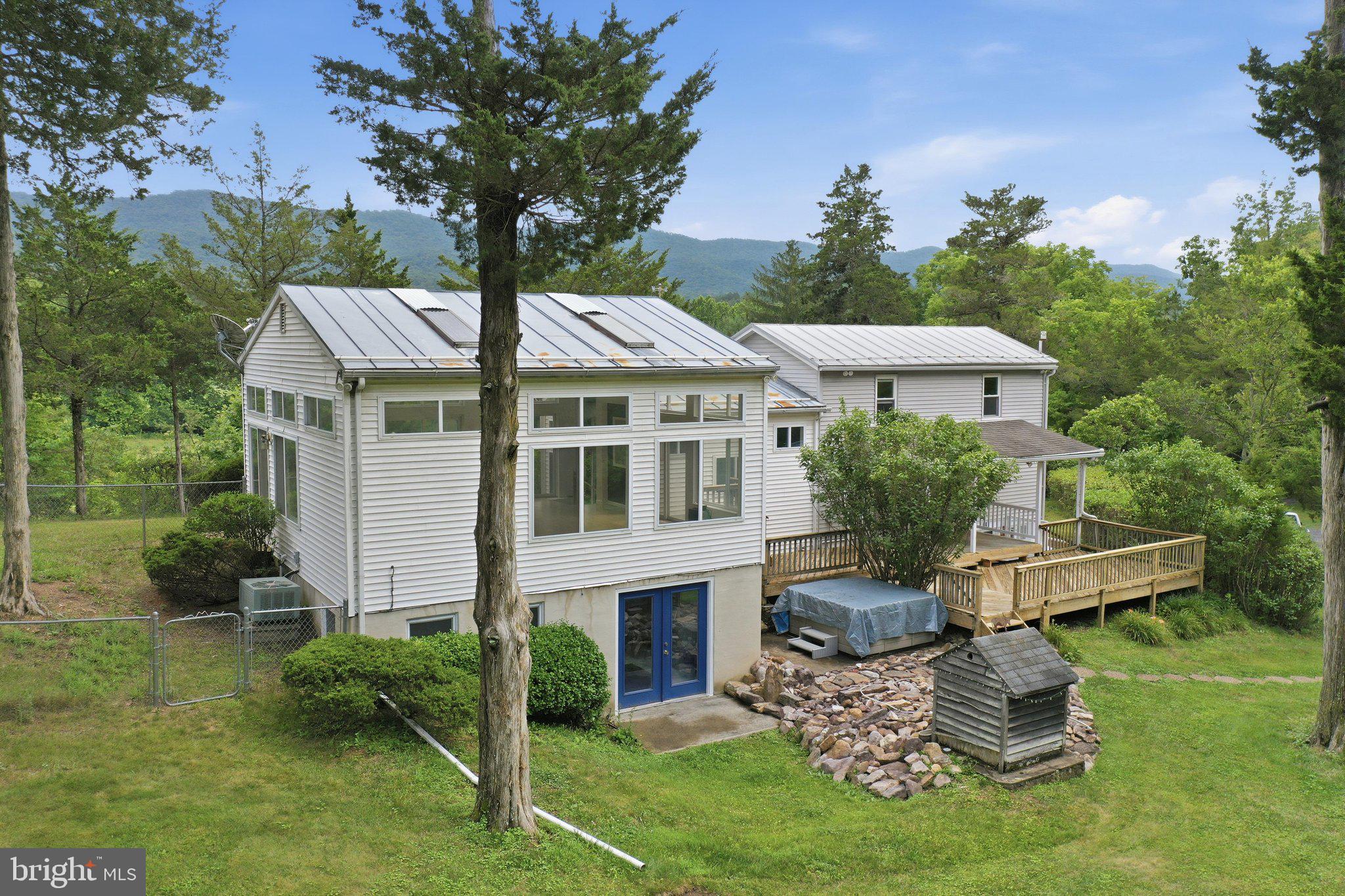 SAND PLACE ACRES - Residential