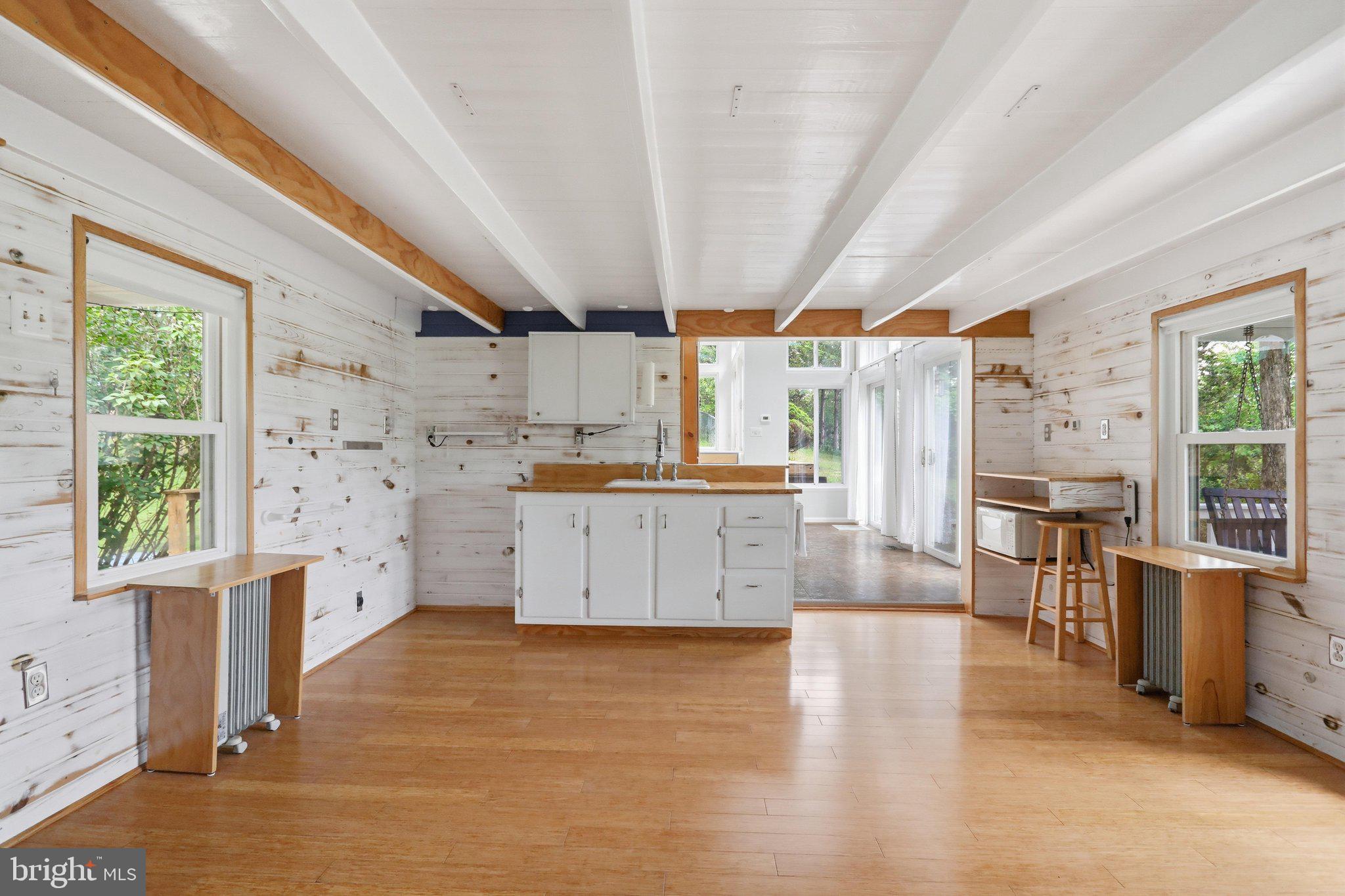 SAND PLACE ACRES - Residential