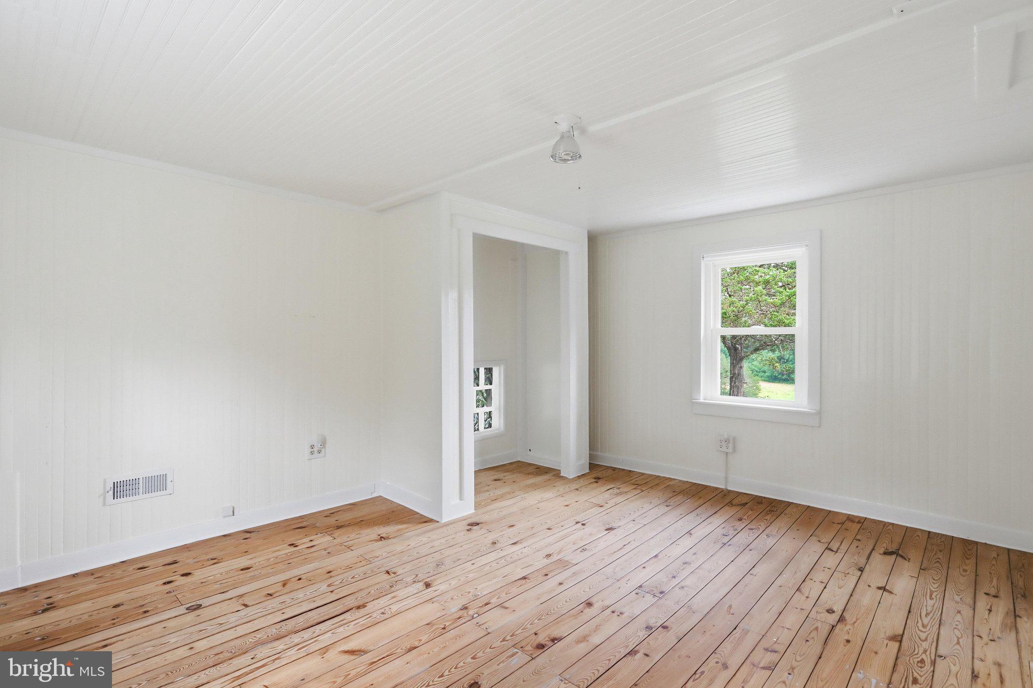 SAND PLACE ACRES - Residential