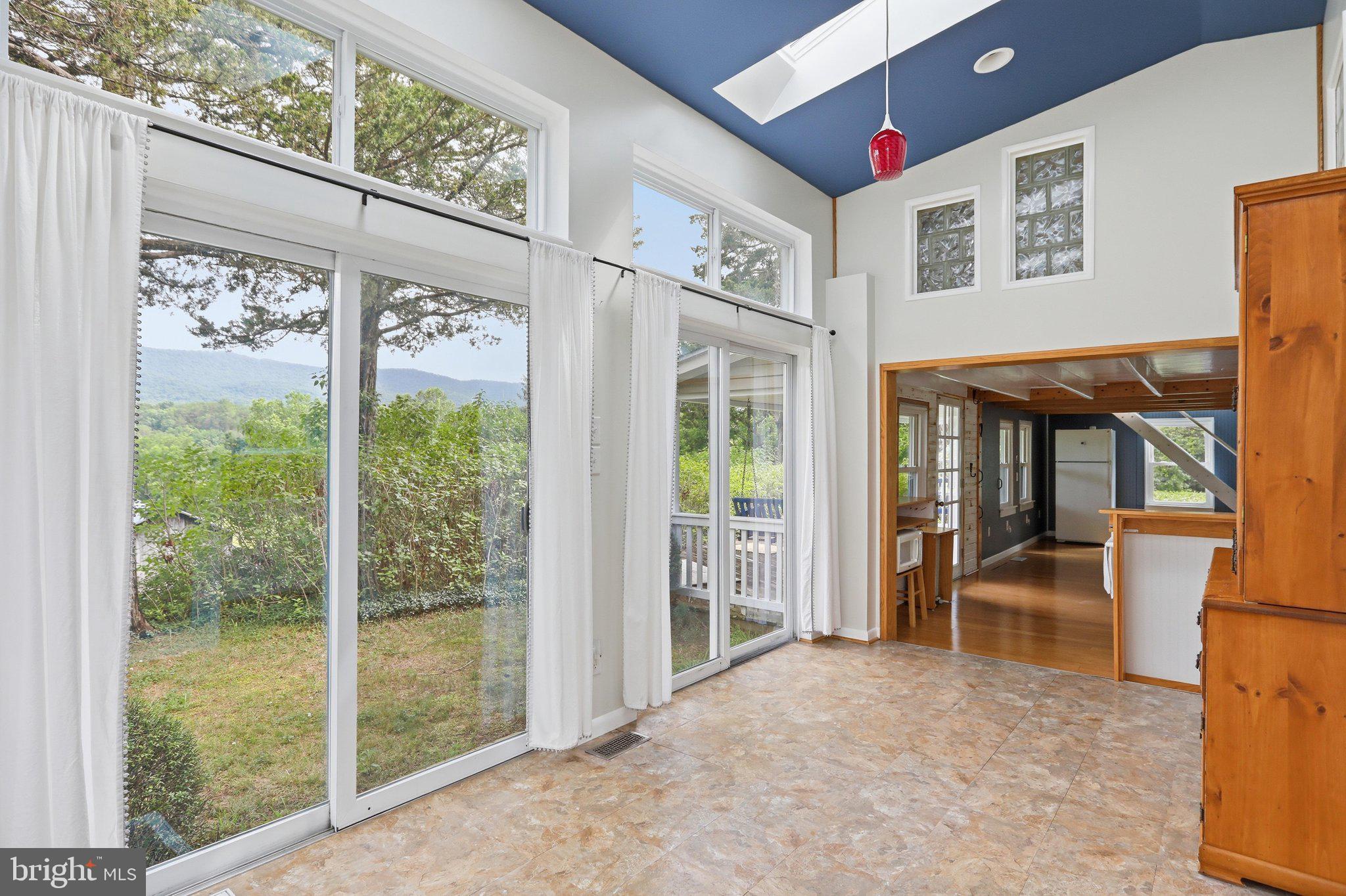 SAND PLACE ACRES - Residential