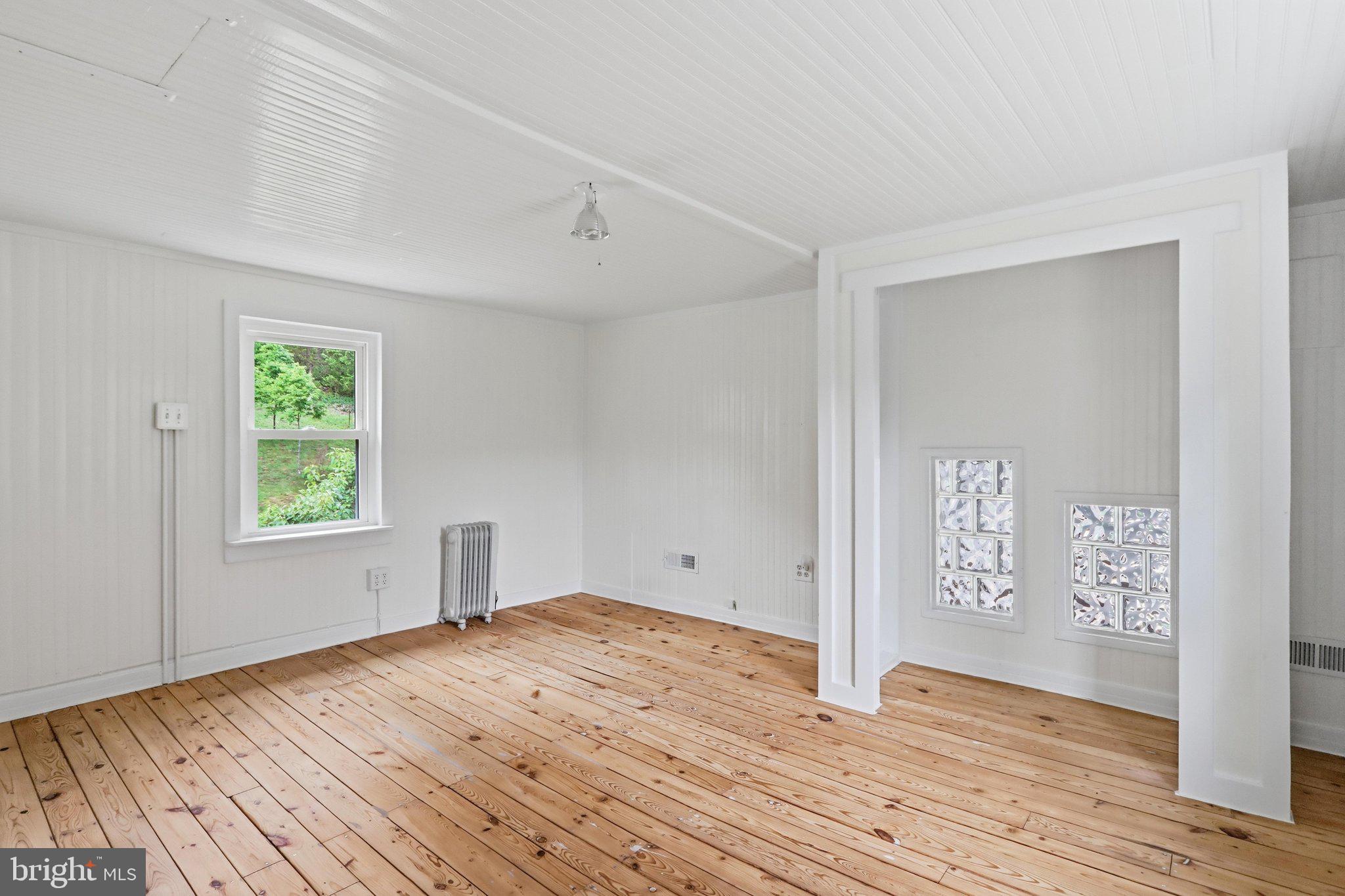 SAND PLACE ACRES - Residential