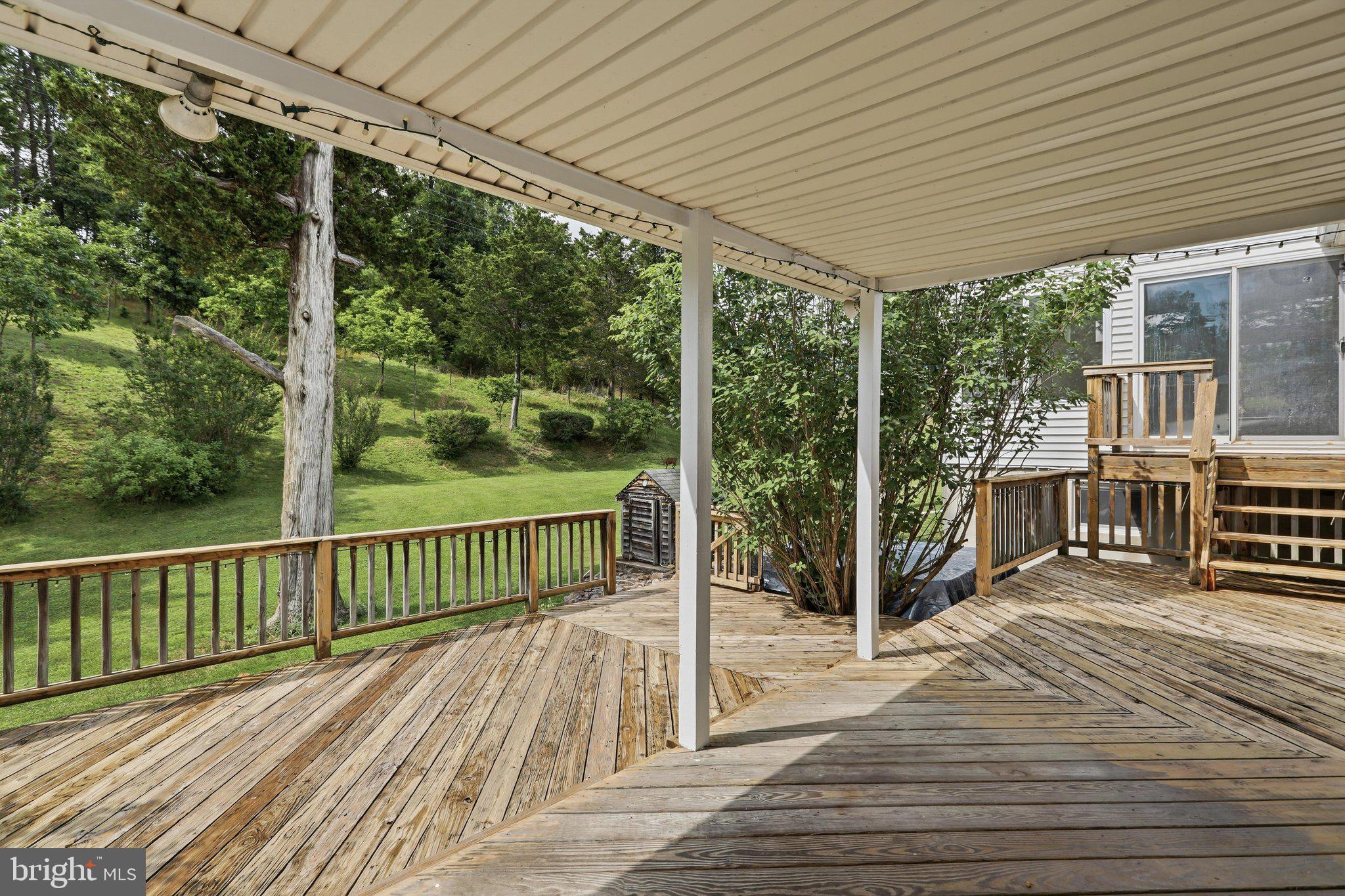 SAND PLACE ACRES - Residential
