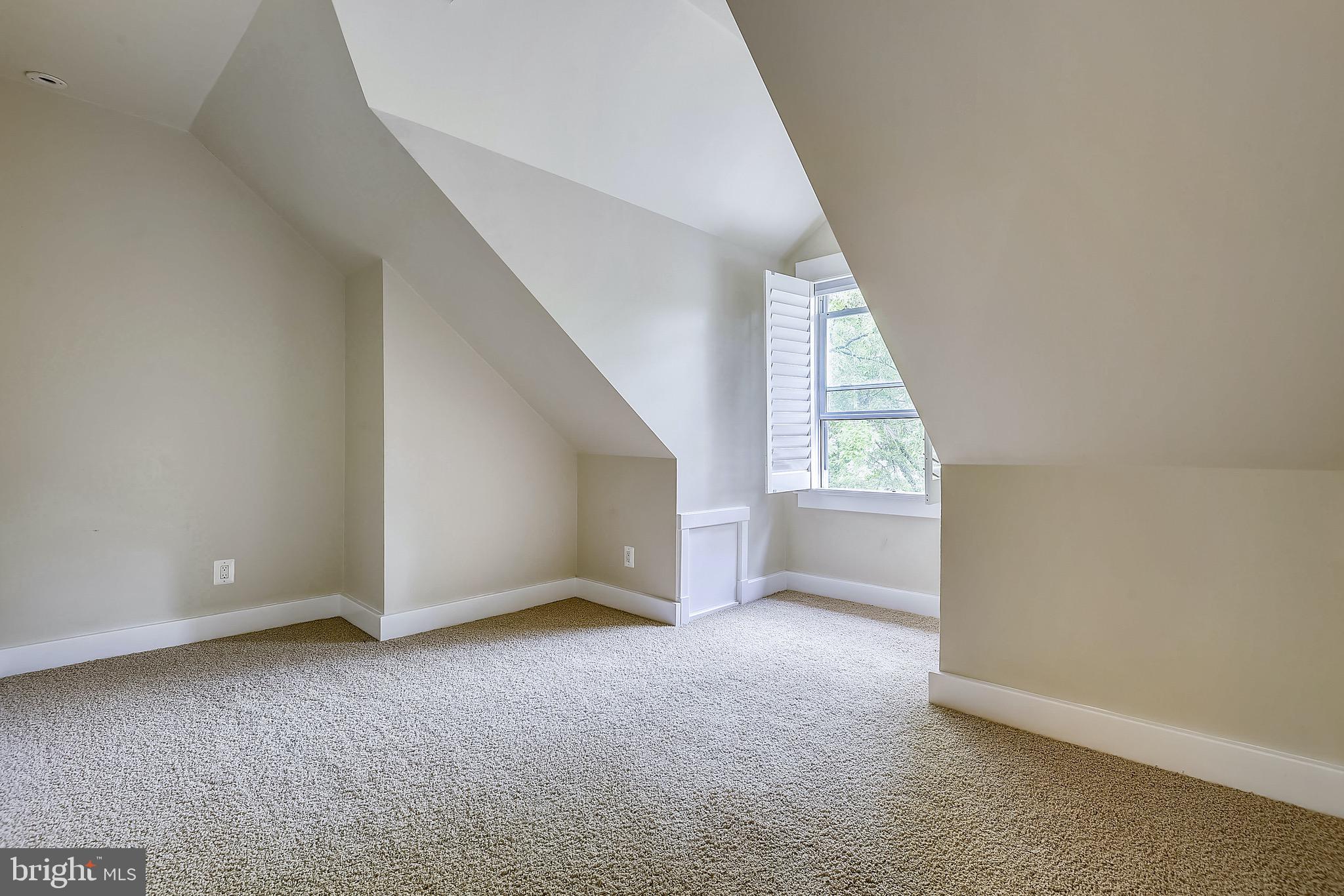 MURRAY HILL - Residential