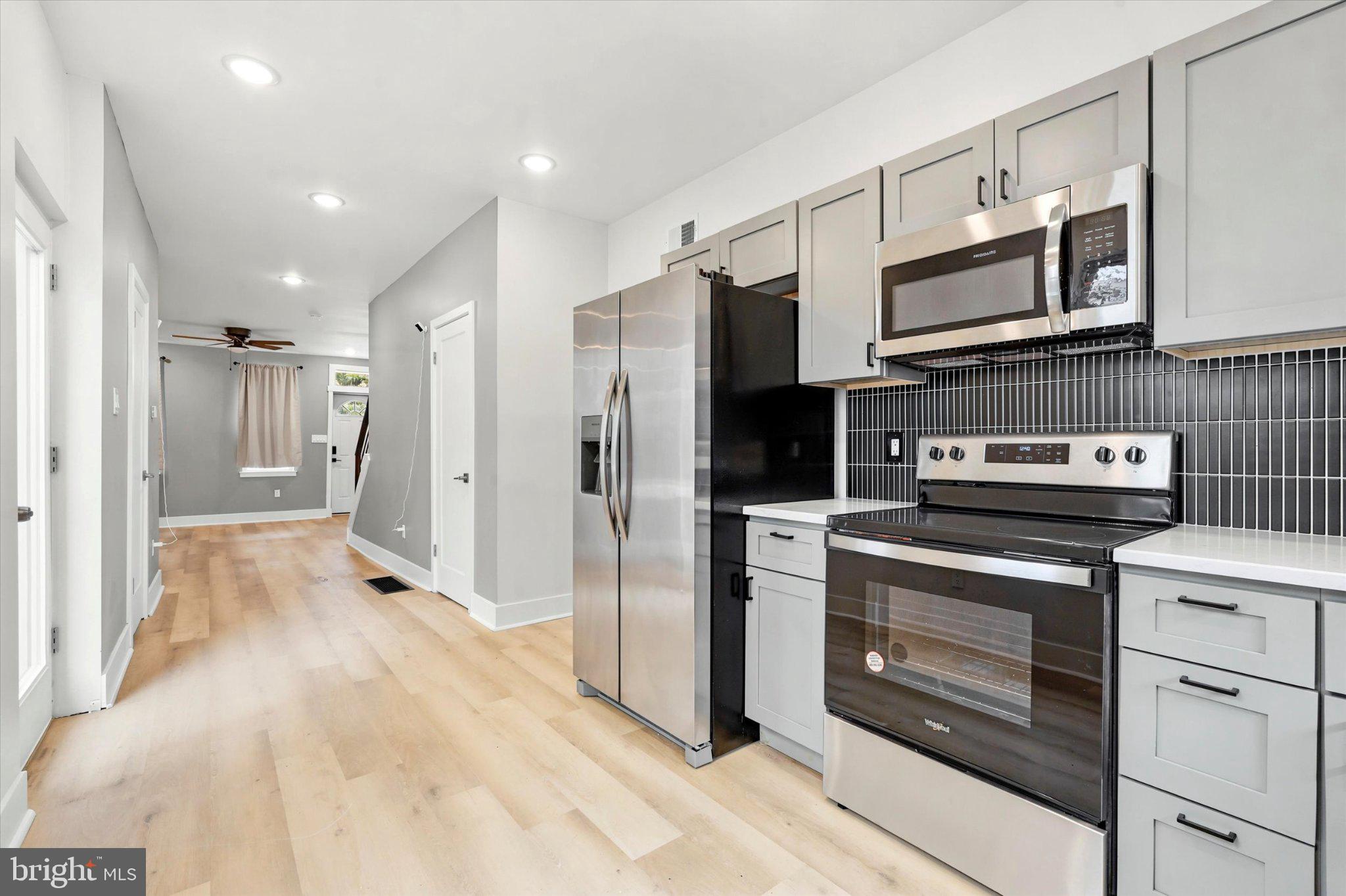 PORT RICHMOND - Residential