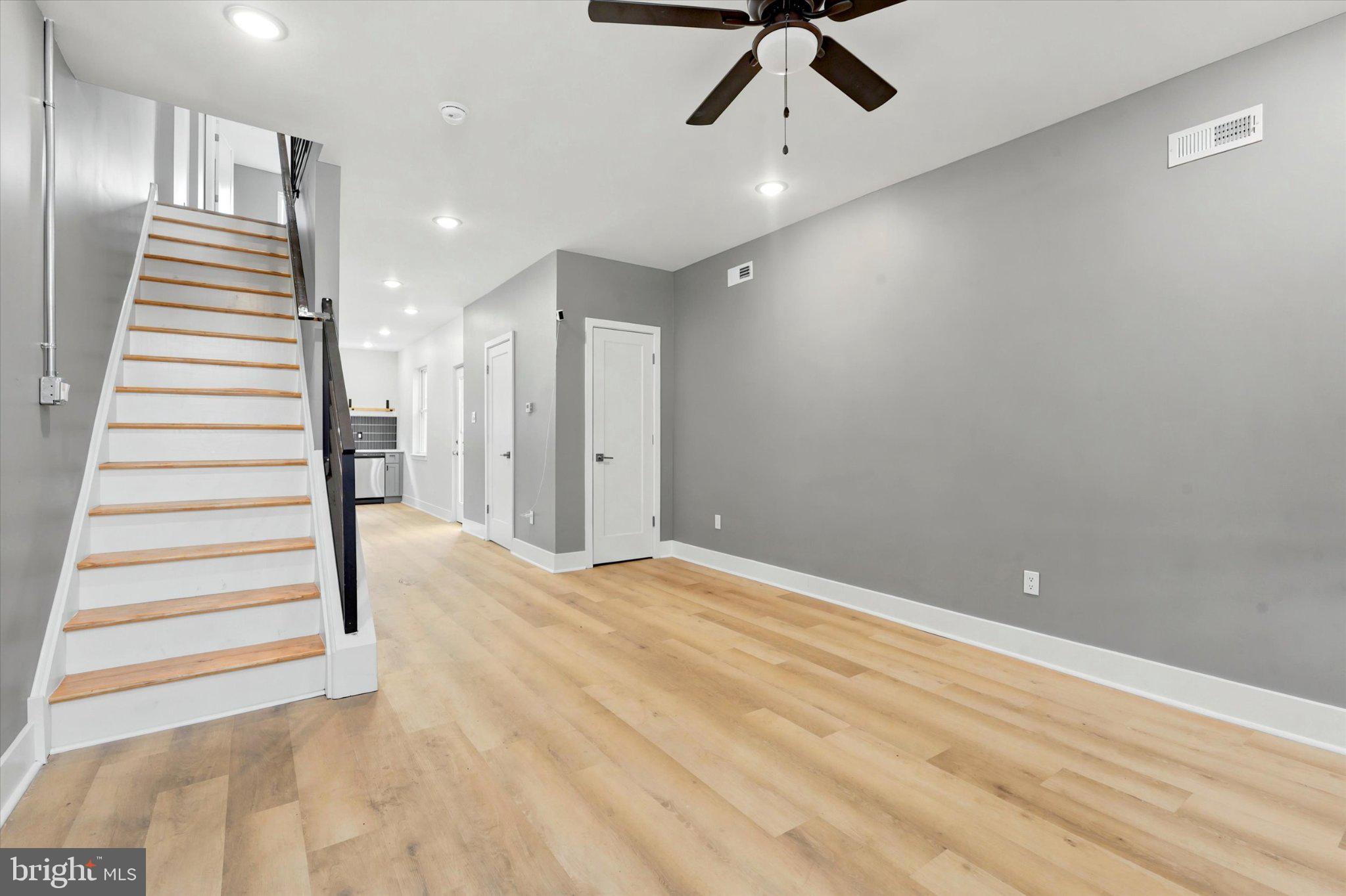 PORT RICHMOND - Residential
