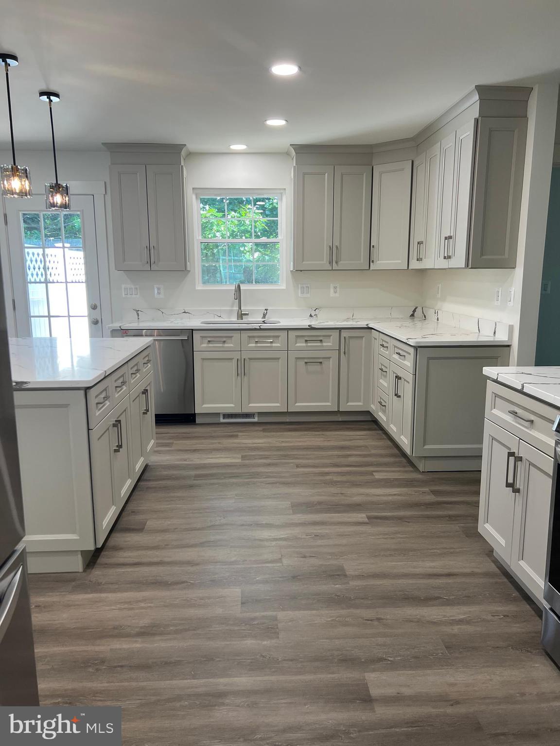 ASHTON WOODS - Residential
