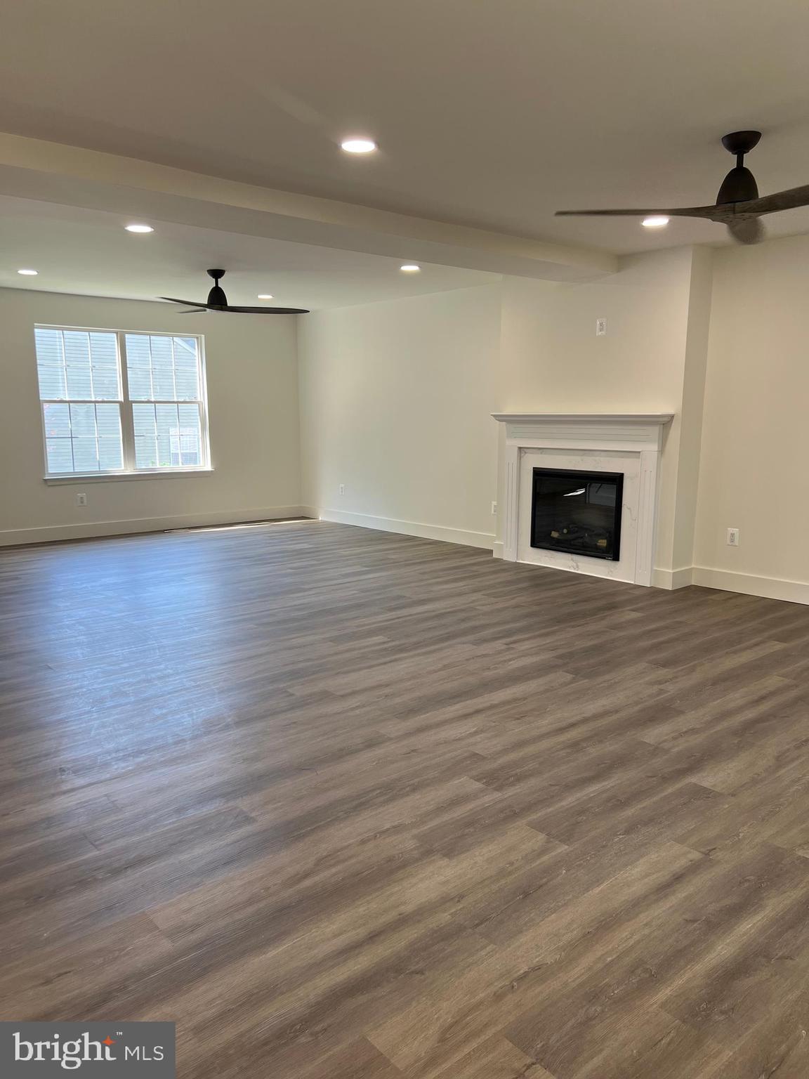ASHTON WOODS - Residential