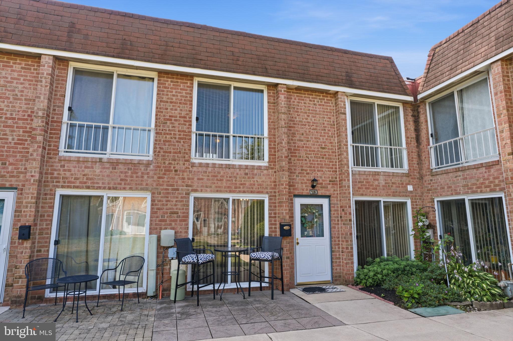 YORKTOWN - Residential