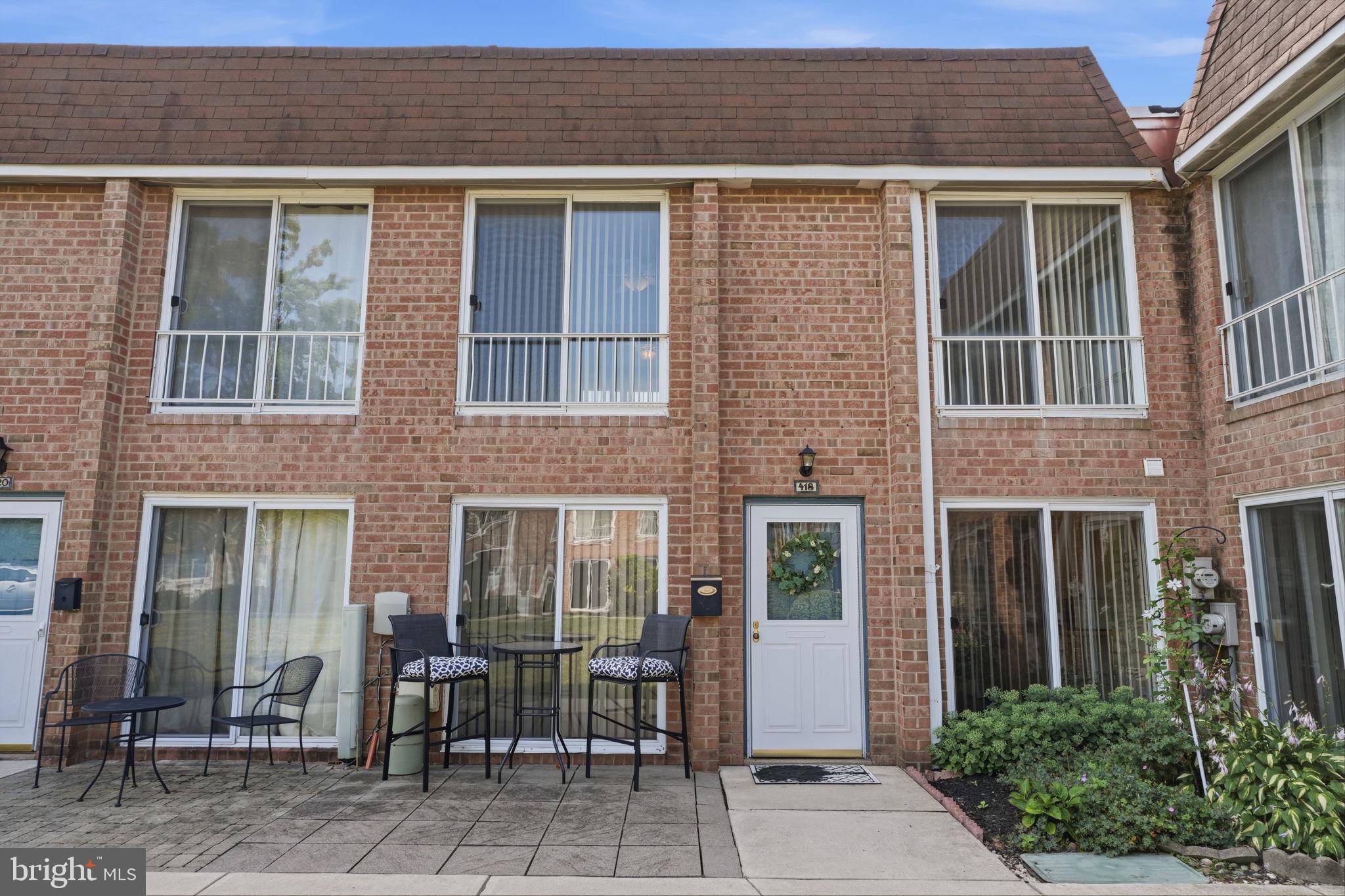 YORKTOWN - Residential